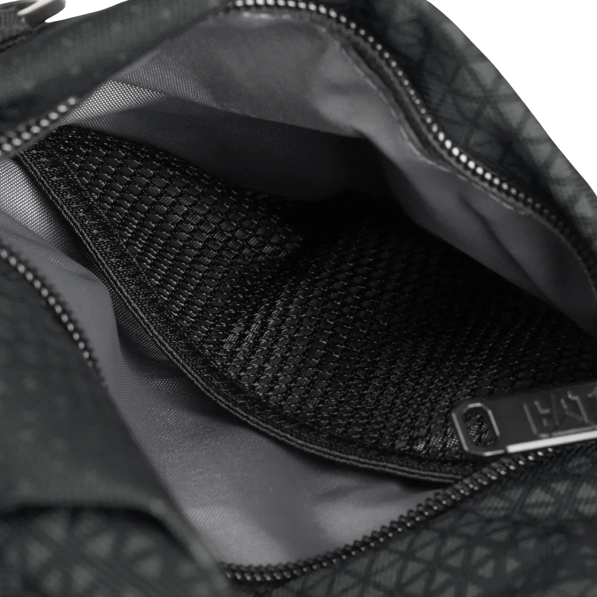 Сумка Caterpillar (CAT) (CAT) Jones Slim Travel Bag 84060-661 30x24x7 см чорно-сірафото6
