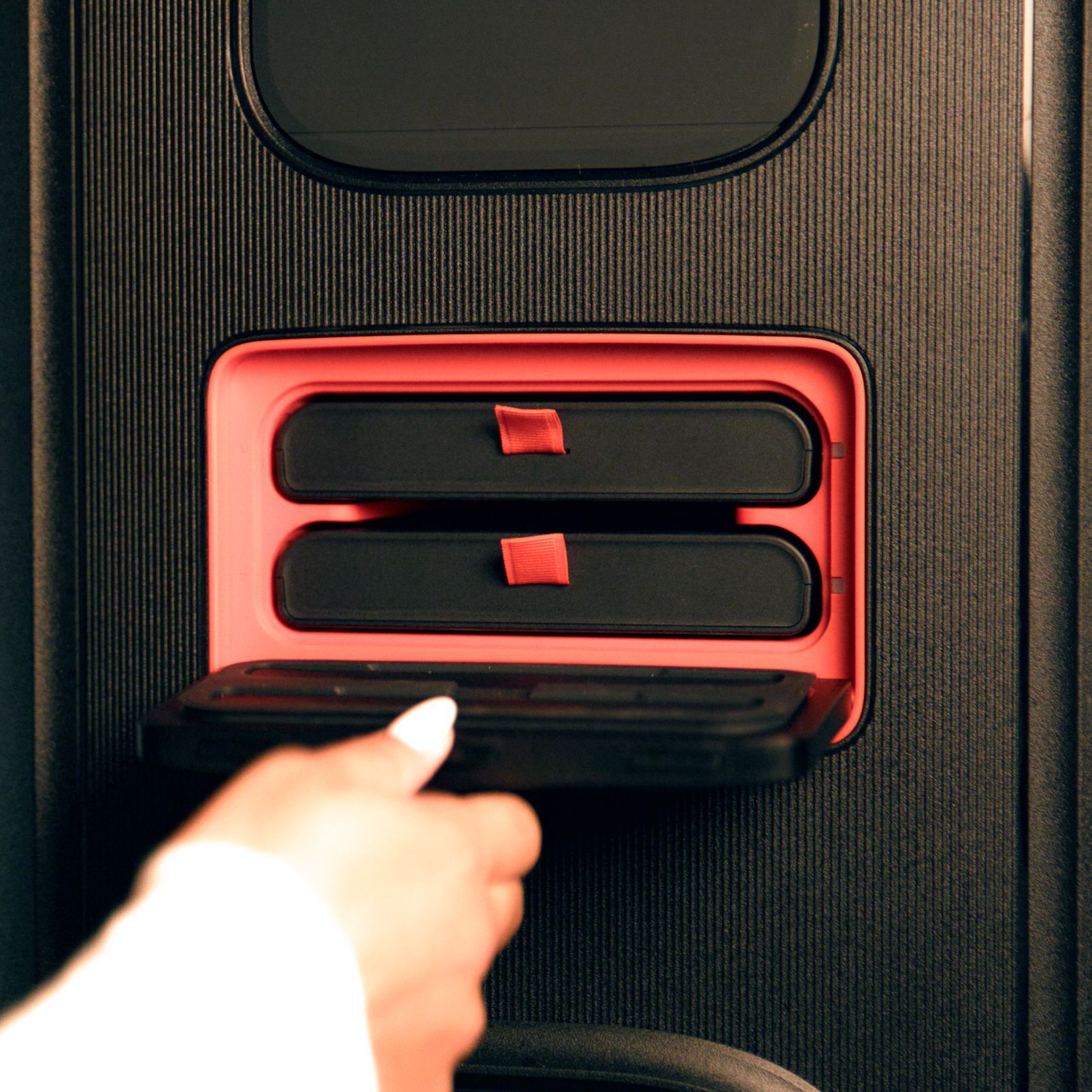 Акумулятор JBL Battery 600 (2 одиниці) with Charging Case Black (JBLBATT600X2CHCASE)фото