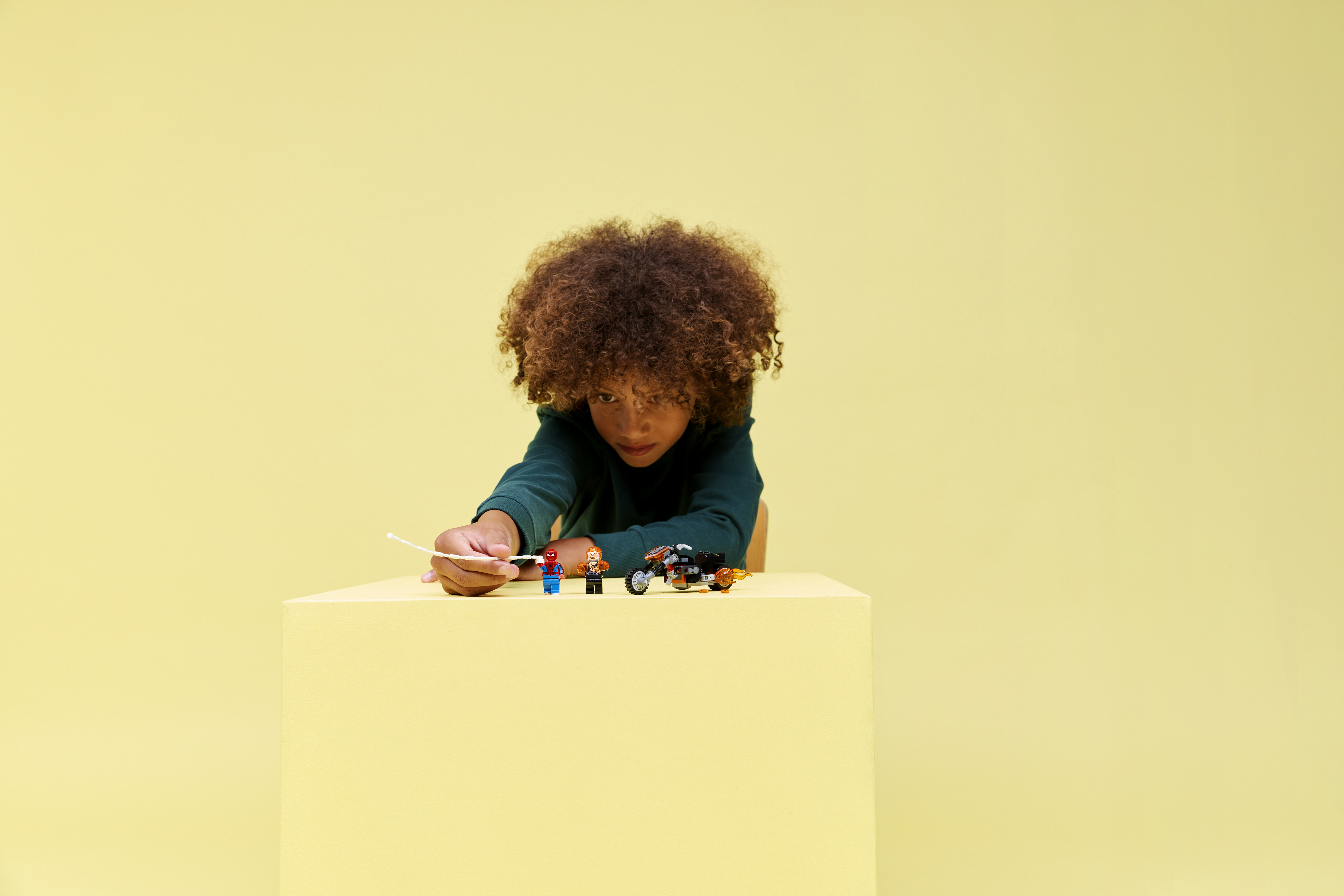 LEGO 76335 Super Heroes Людина-павук vs. Примарний вершник на мотоцикліфото8