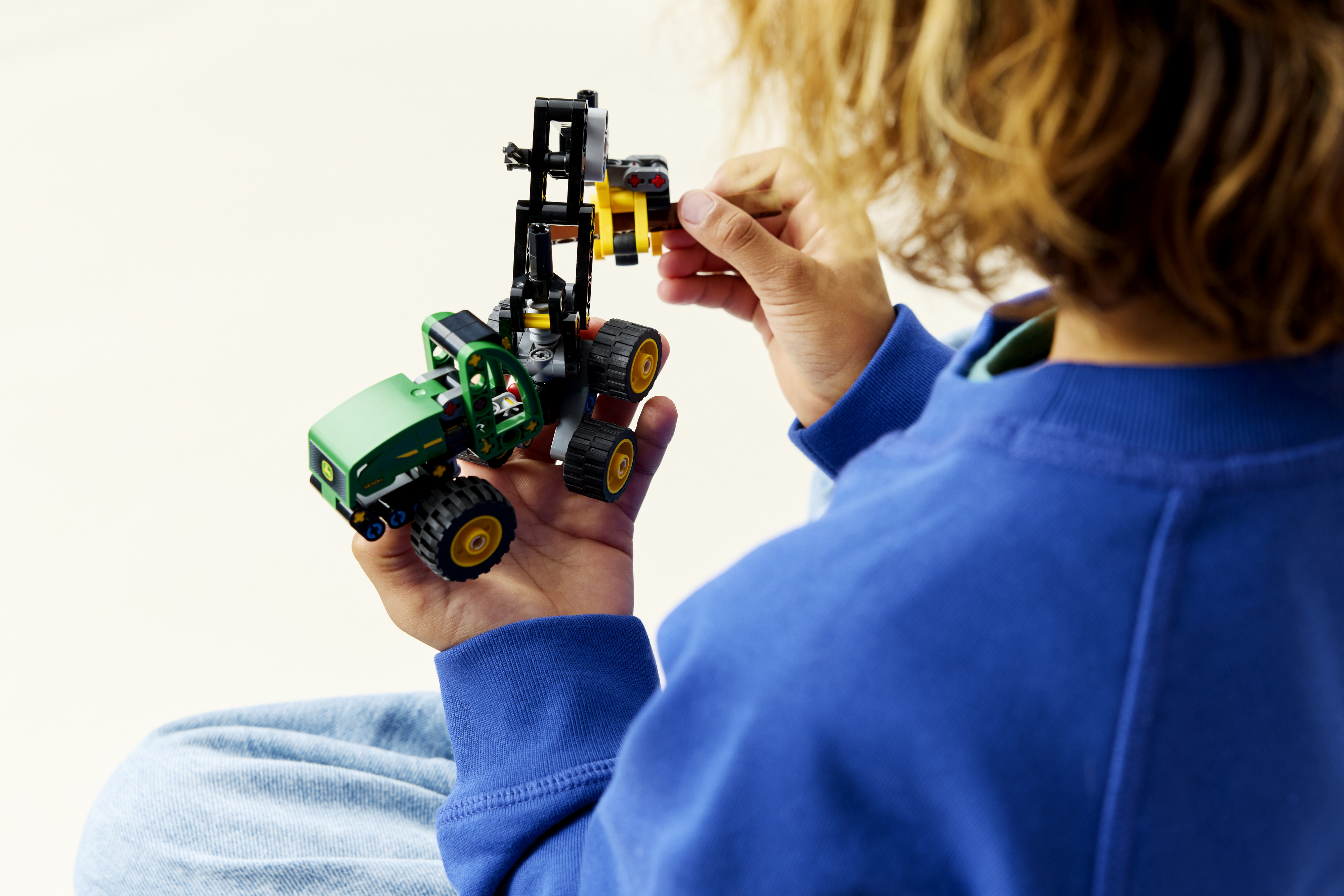 LEGO 42218 Technic Колісний комбайн John Deere 1470Hфото14