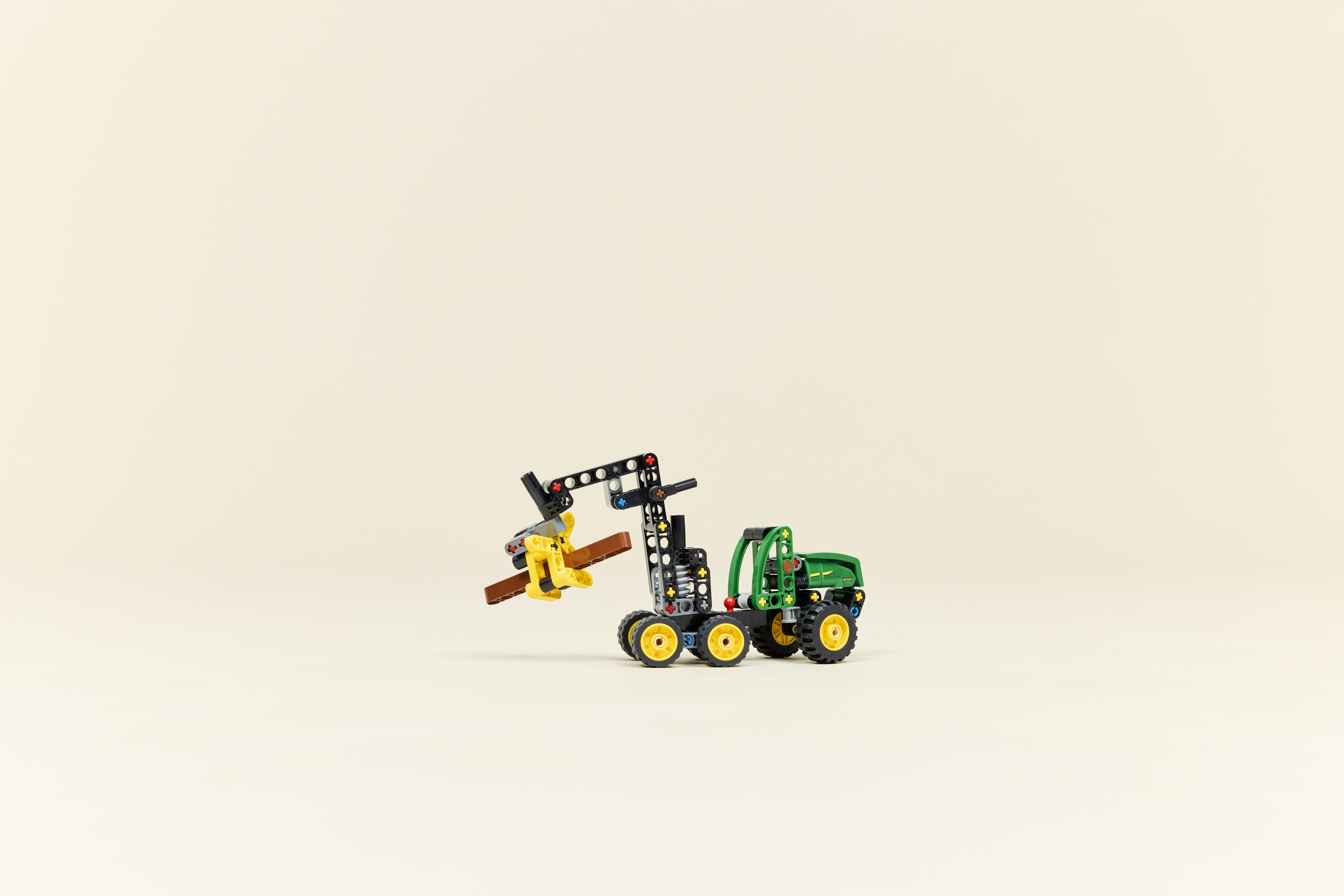 LEGO 42218 Technic Колісний комбайн John Deere 1470Hфото8