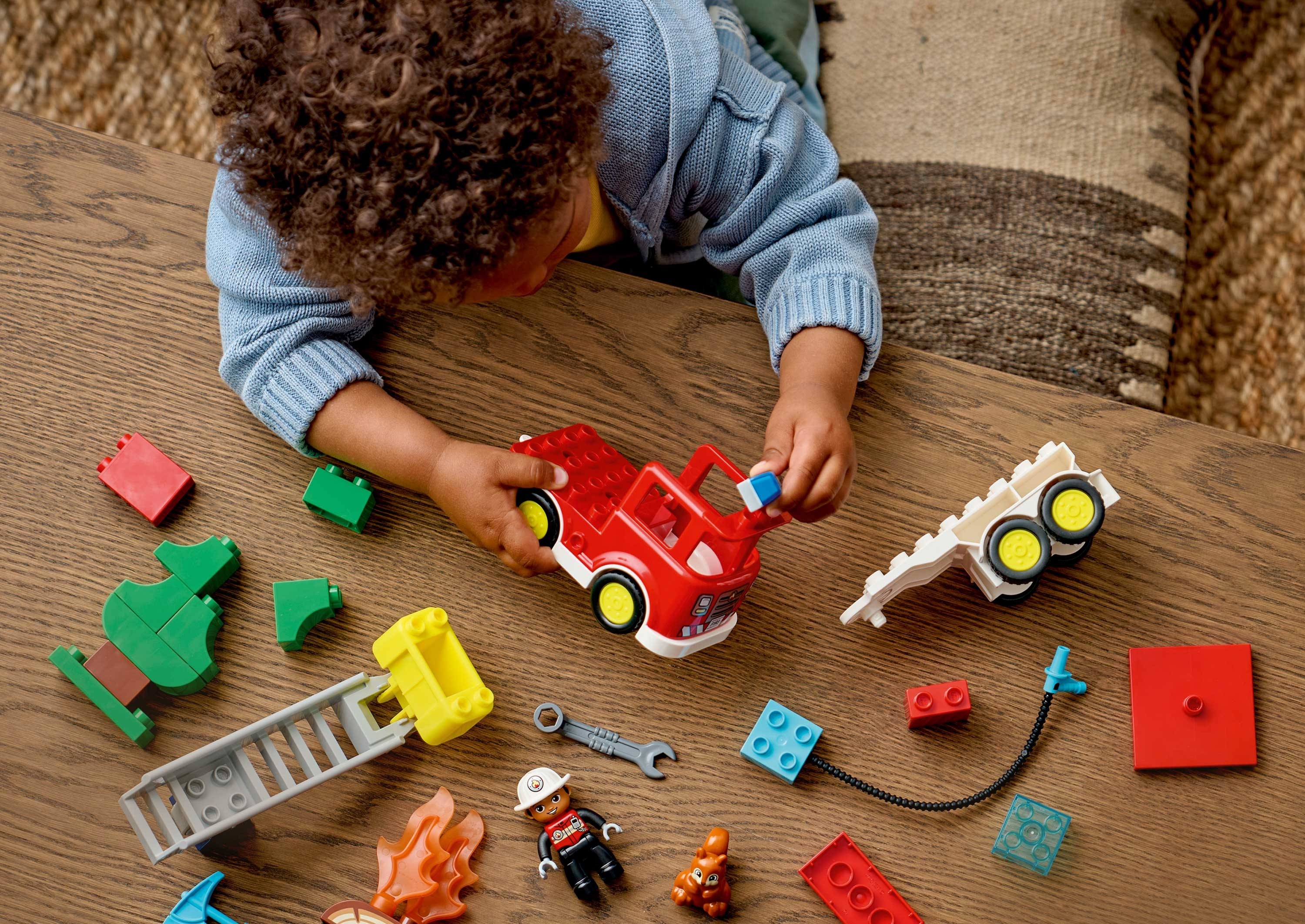 LEGO 10473 DUPLO Town Пожежна машина зі шлангом і пожежникомфото5