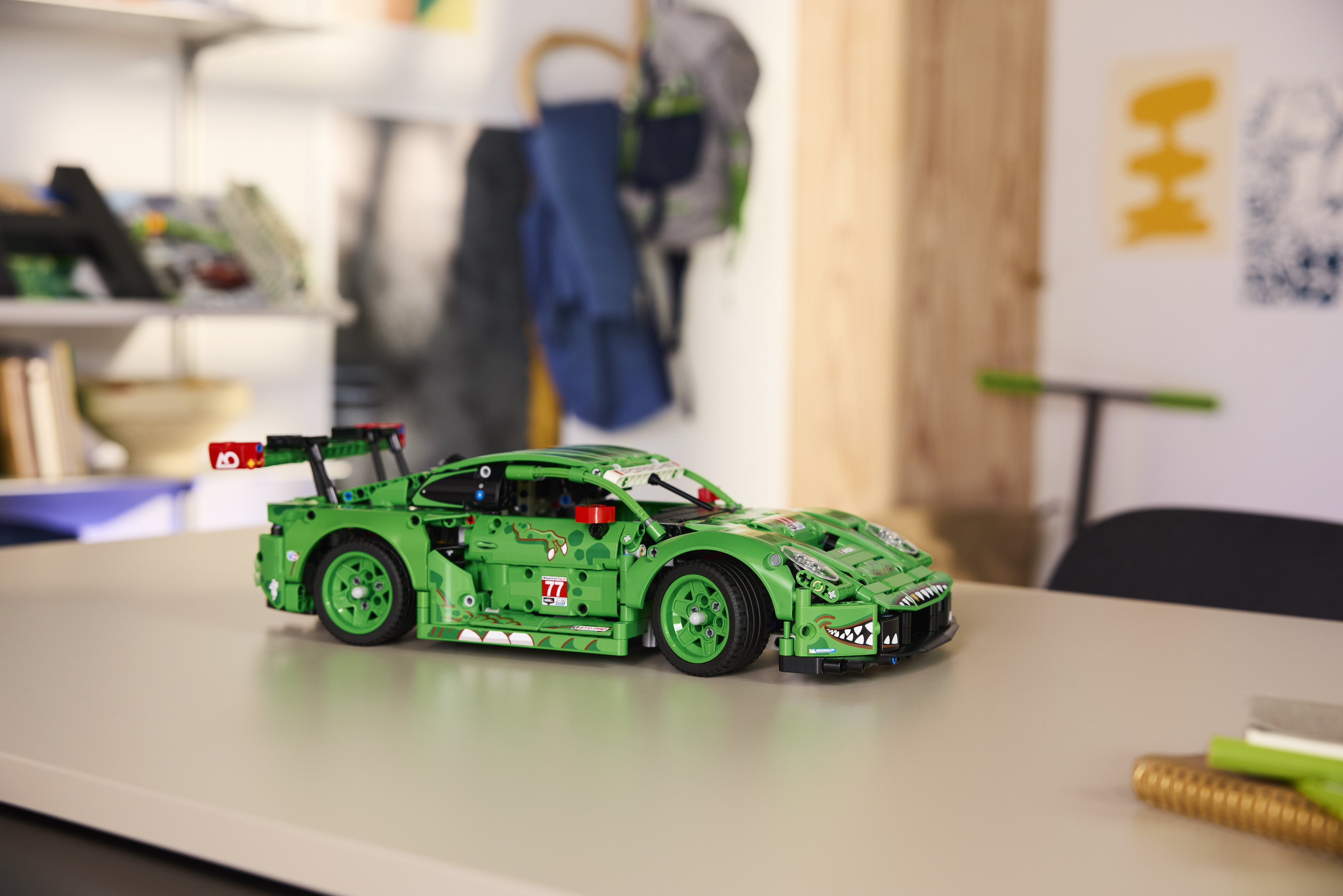 LEGO 42224 Technic Автомобиль Porsche 911 GT3 R REXY AO Racing фото 8