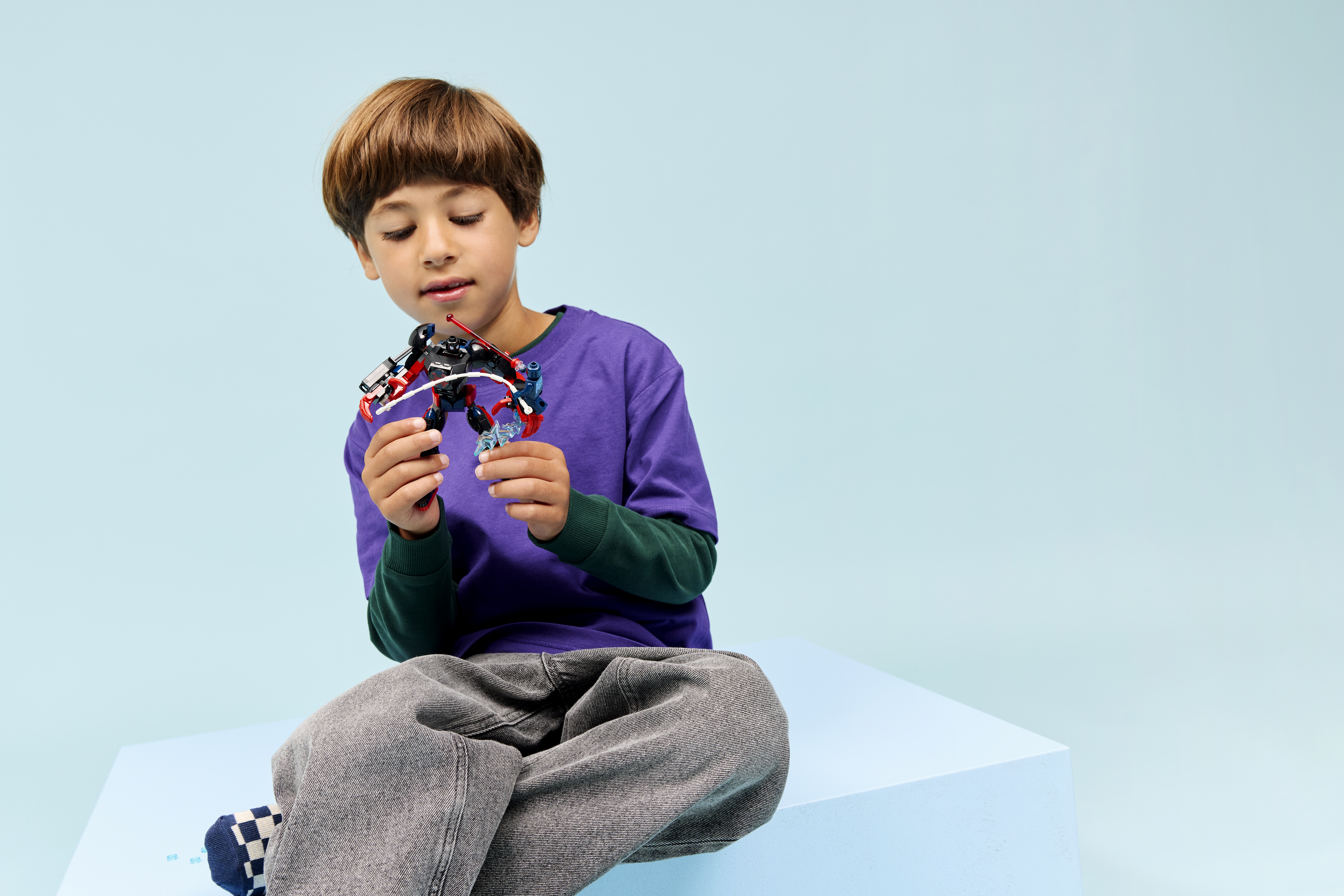 LEGO 76337 Marvel Робот Майлза Моралеза vs. Человек-паук 2099 фото 6