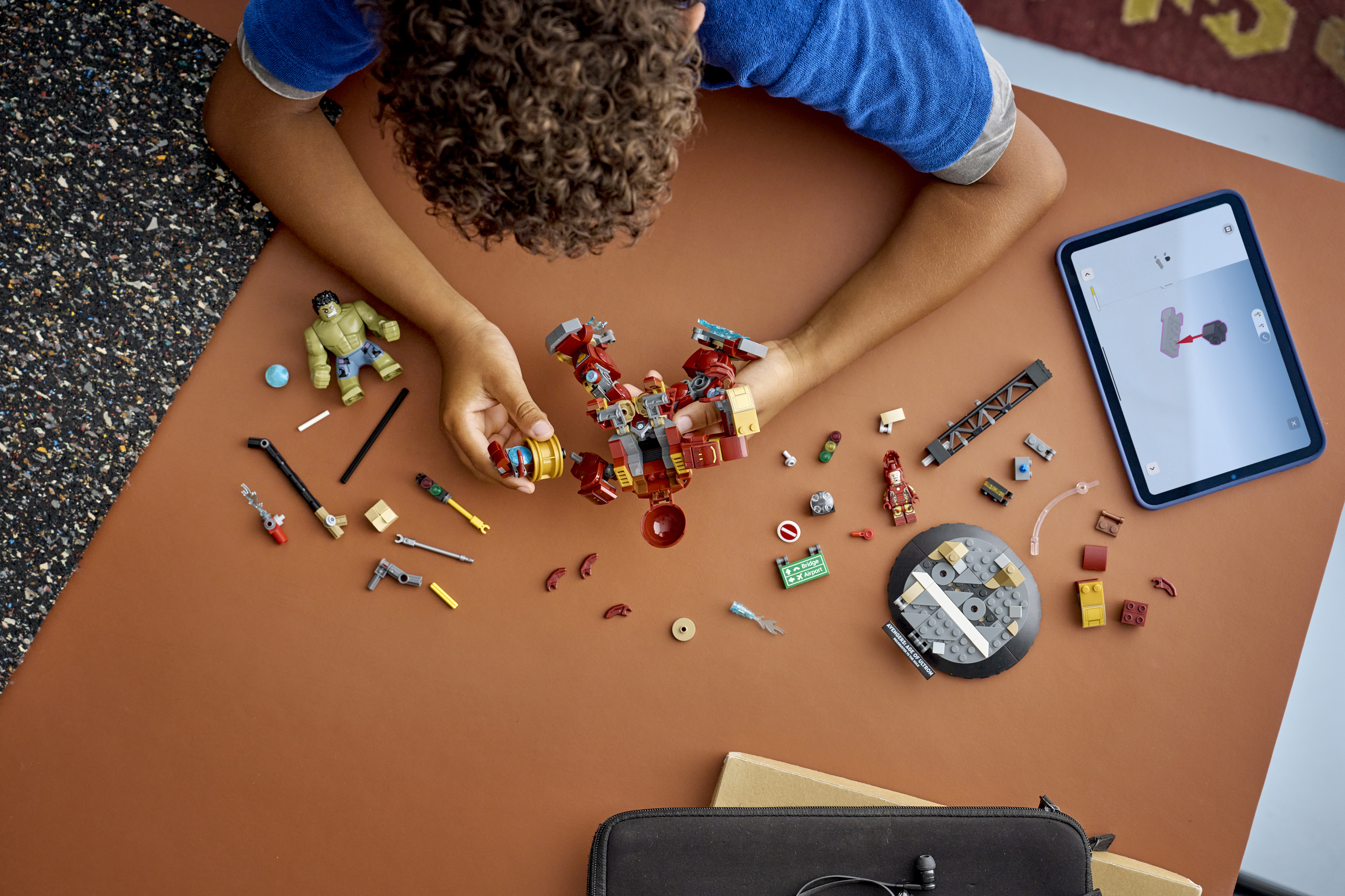 LEGO 76343 Marvel Легендарная битва: Халкбастер vs. Халк фото 8