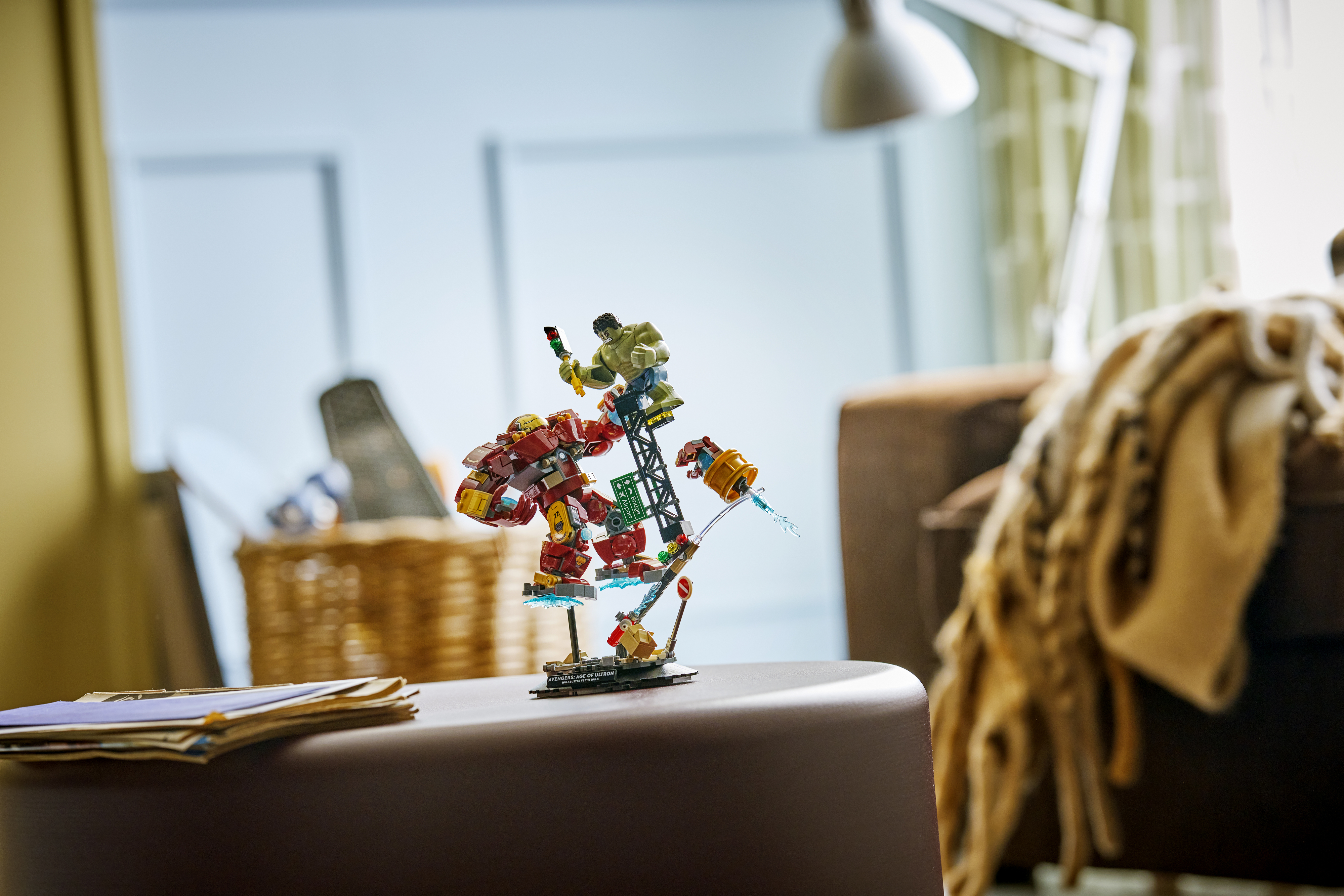 LEGO 76343 Marvel Легендарная битва: Халкбастер vs. Халк фото 9