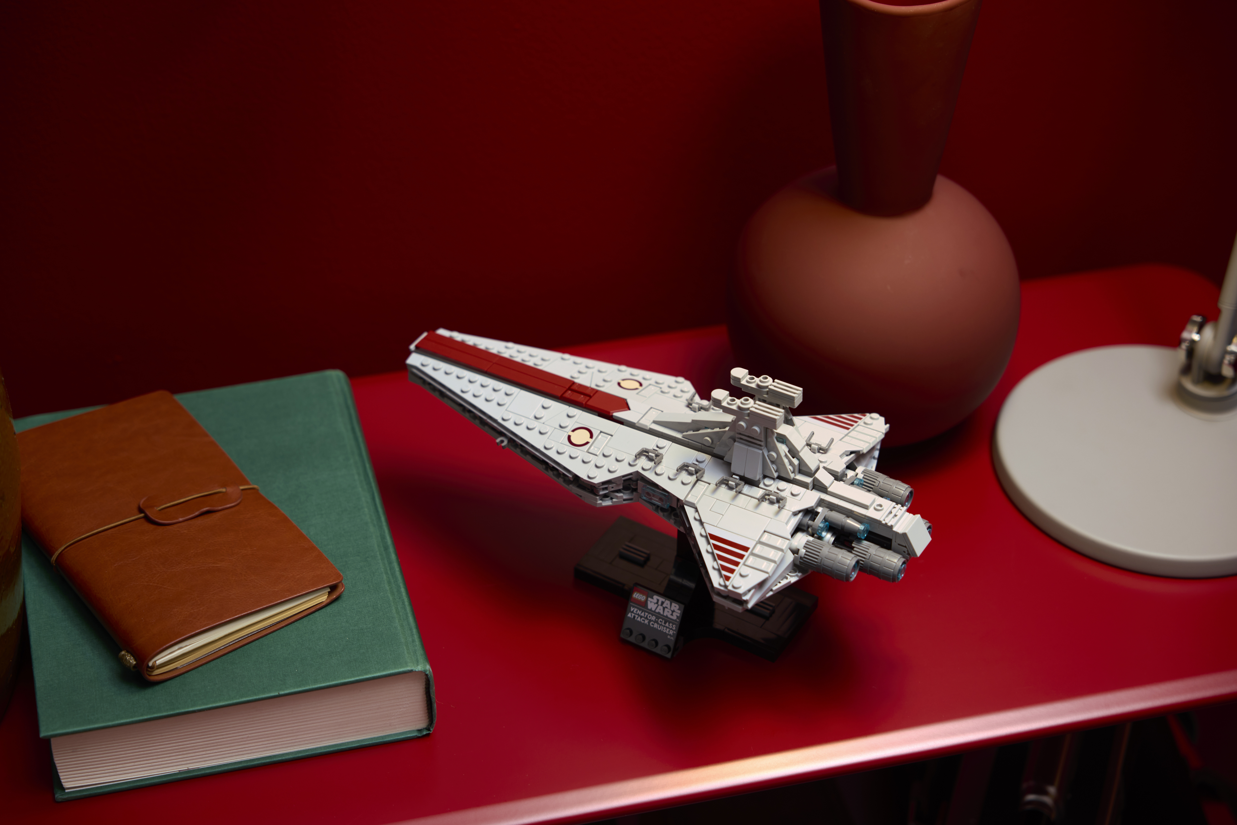 LEGO 75441 Star Wars Звездный крейсер класса «Венатор» фото 11