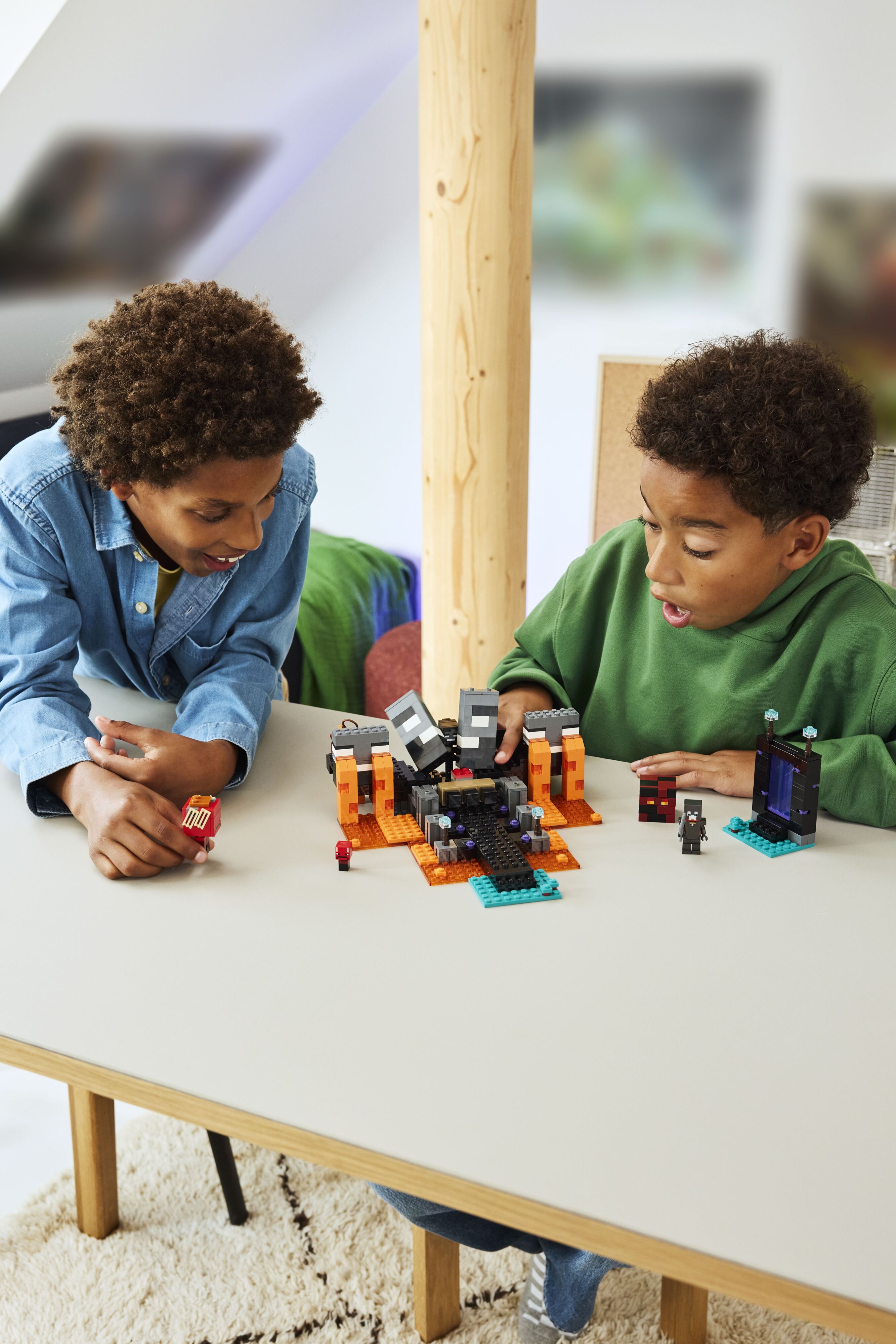 LEGO 21590 Minecraft Битва за Візерфото9