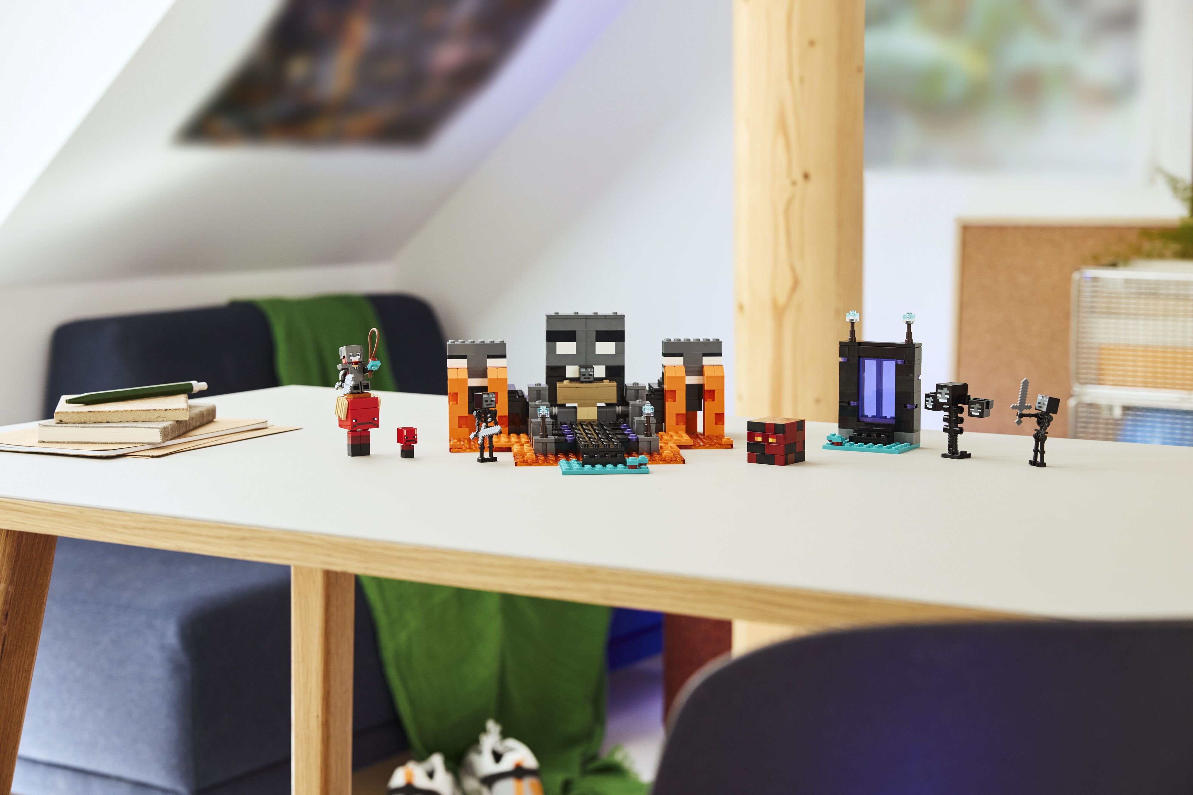 LEGO 21590 Minecraft Битва за Візерфото11