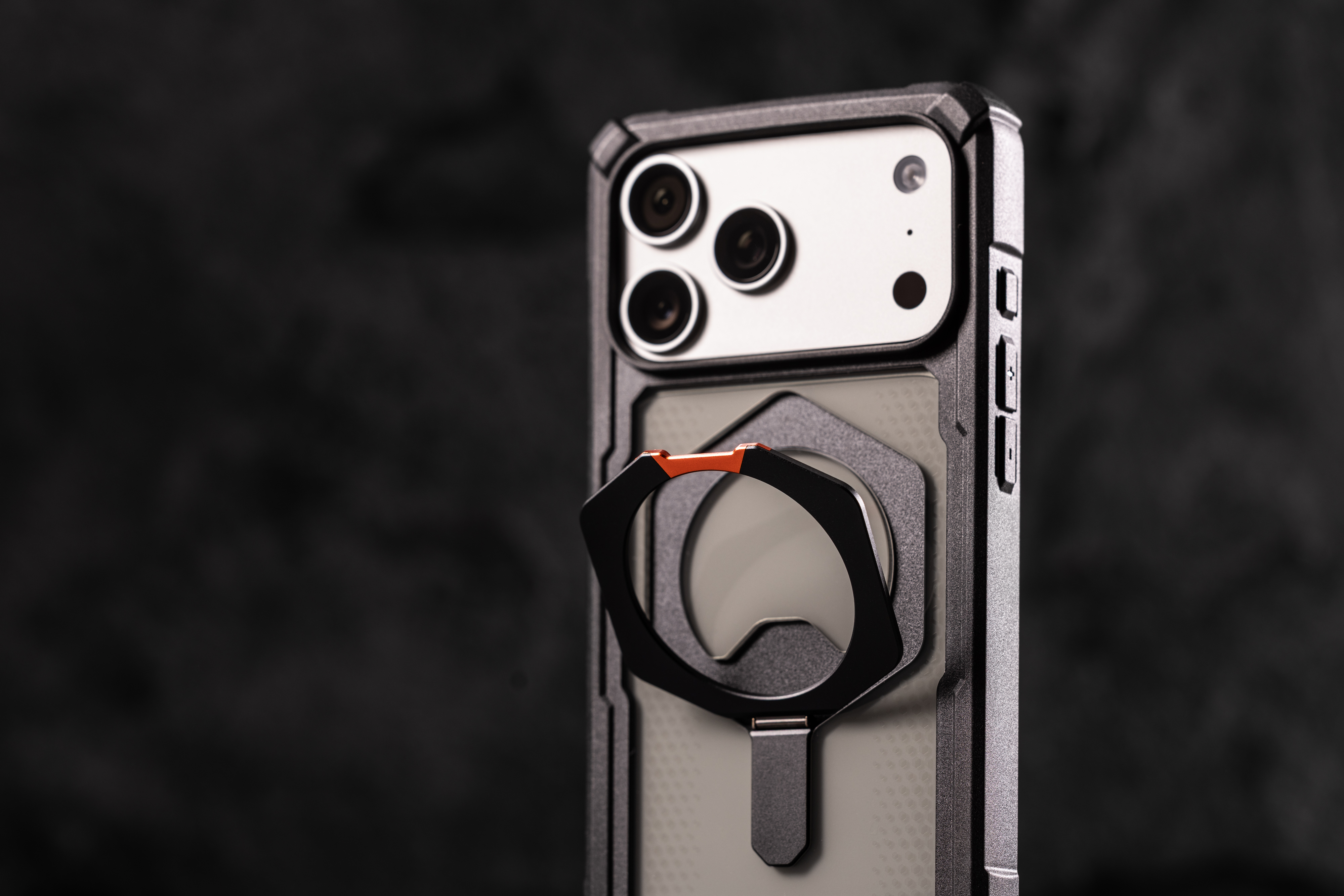 Чехол UAG для iPhone 17 Pro, Plasma XTE MagSafe, Clear/Titanium фото 15