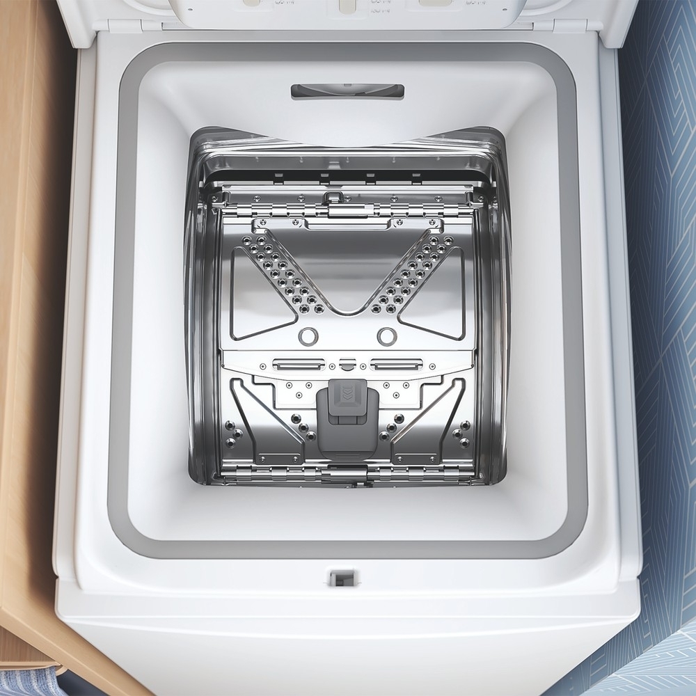 Вертикальная стиральная машина Indesit BTWS50400EU/N фото