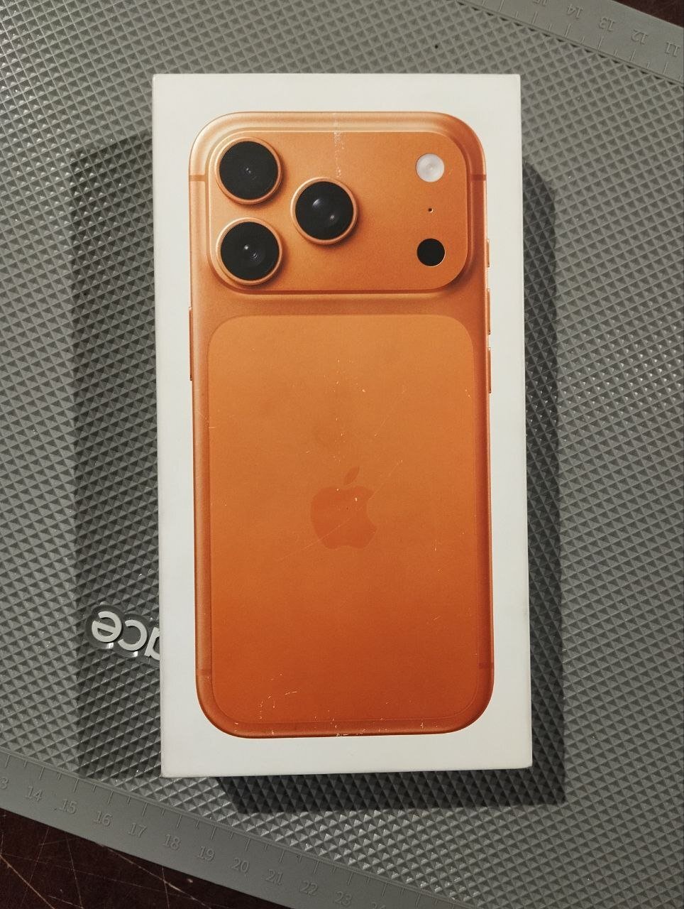 Смартфон Apple iPhone 17 Pro 256GB Cosmic Orange (MG8H4AF/A)фото4
