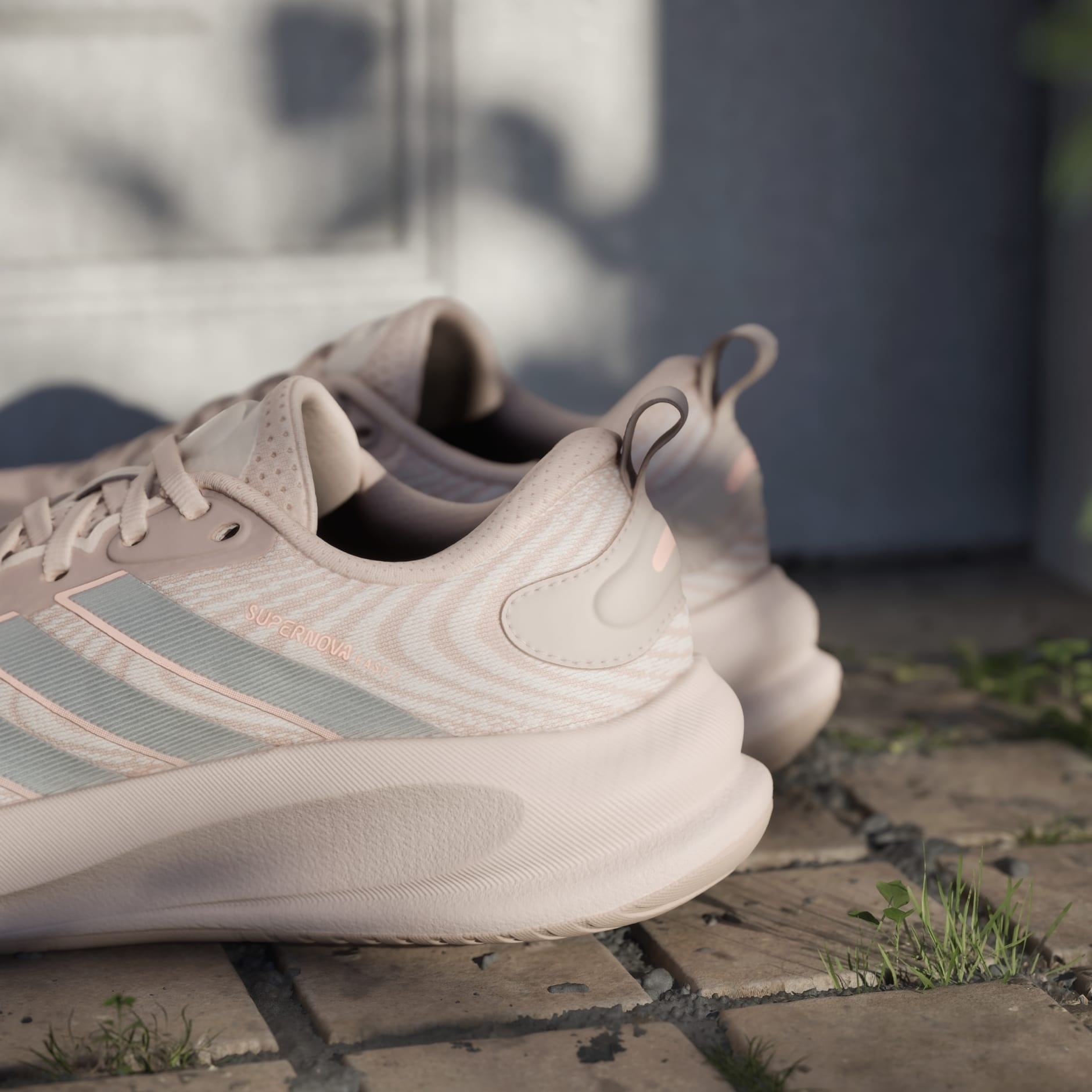 Кроссовки женские Adidas Supernova Ease 2 W JQ1827 38 2/3 (5.5 UK) бежевые фото 13