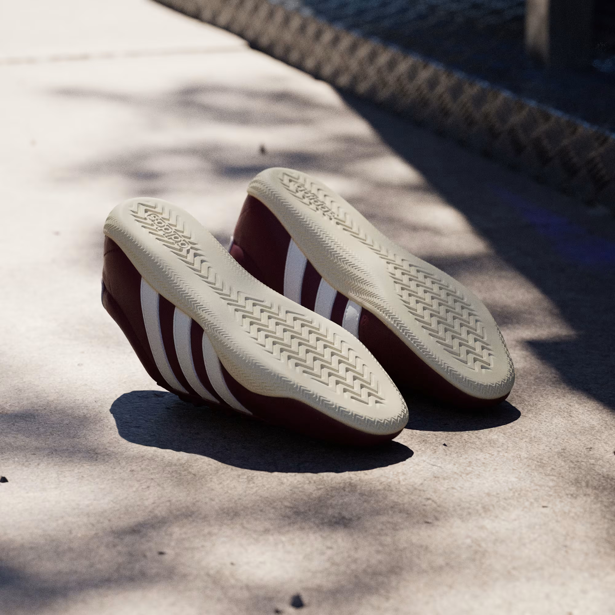 Кеды женские Adidas Grand Court Lo JQ7242 40 (6.5 UK) бордовые фото 