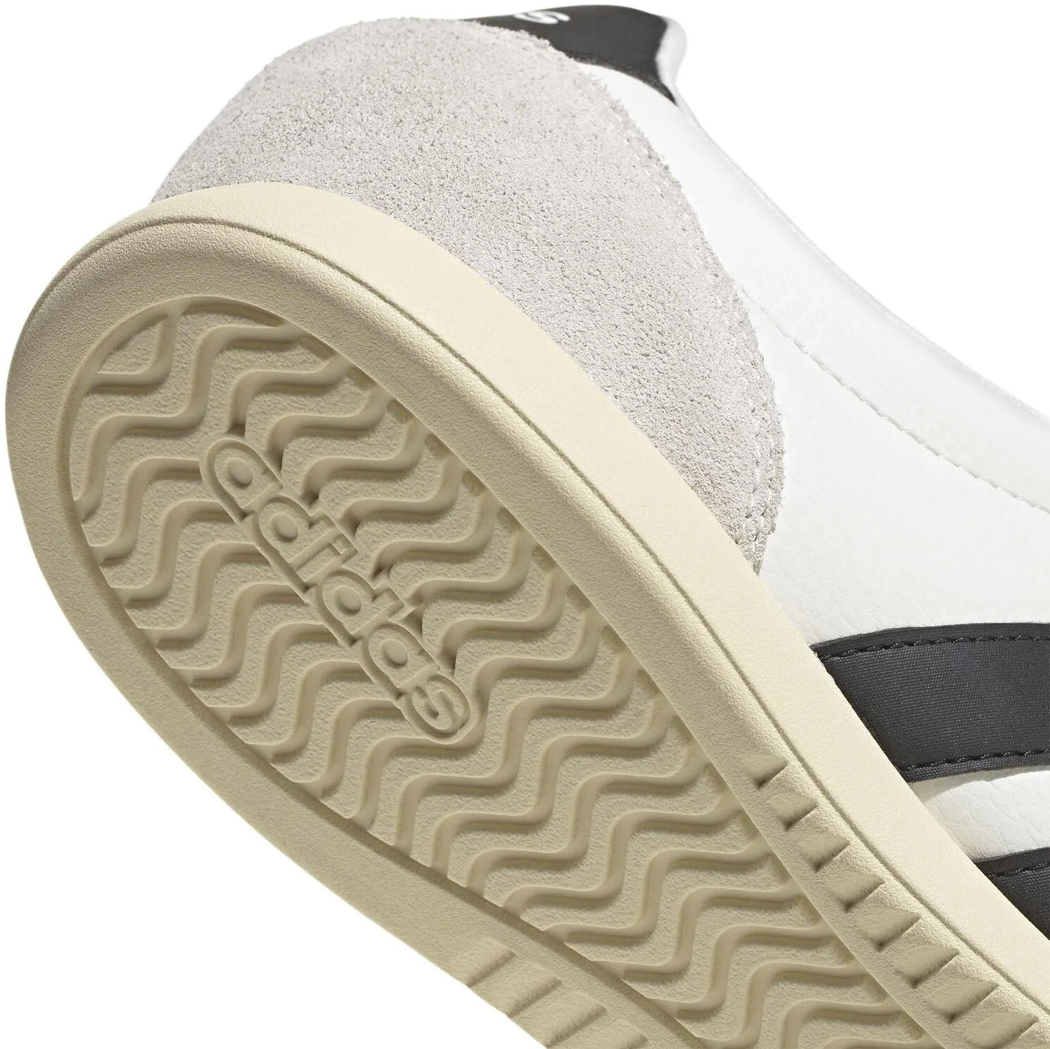 Кеди чоловічі Adidas Barreda Lo JR4618 40 (6.5 UK) біліфото8