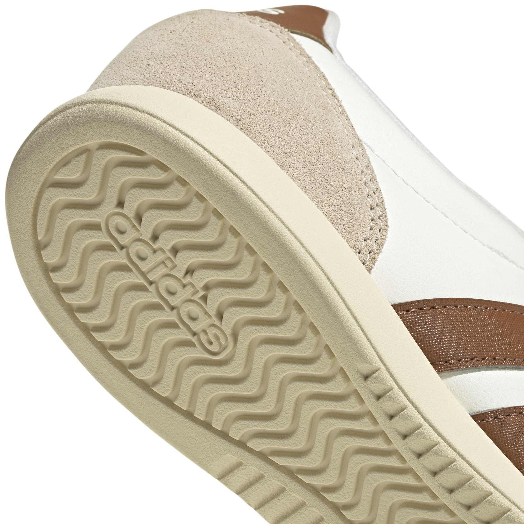Кеды женские Adidas Barreda Lo HQ7389 37 1/3 (4.5 UK) бежевые фото 