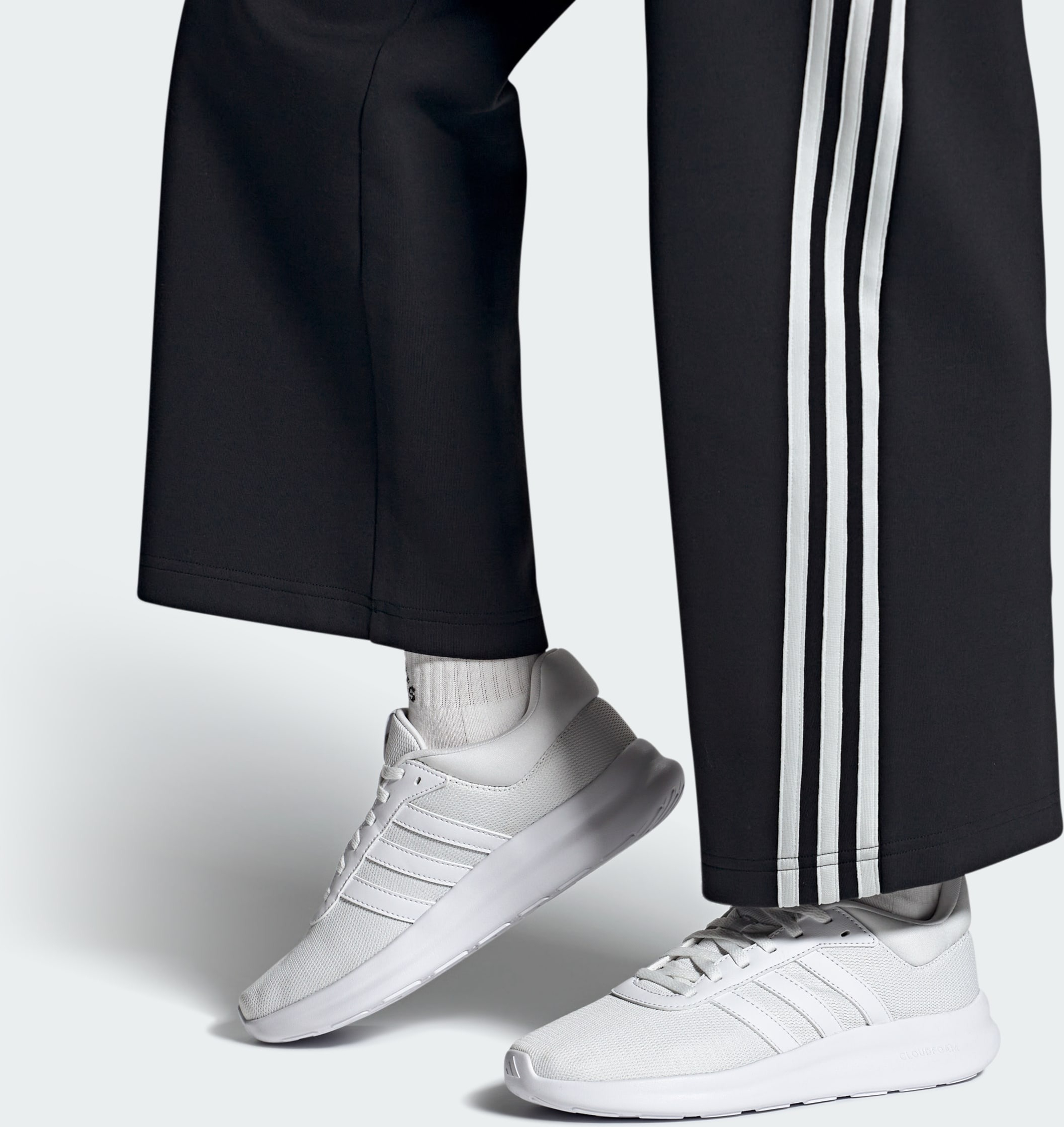 Кроссовки женские Adidas Lite Racer 4.0 IE8561 40 (6.5 UK) белые фото 