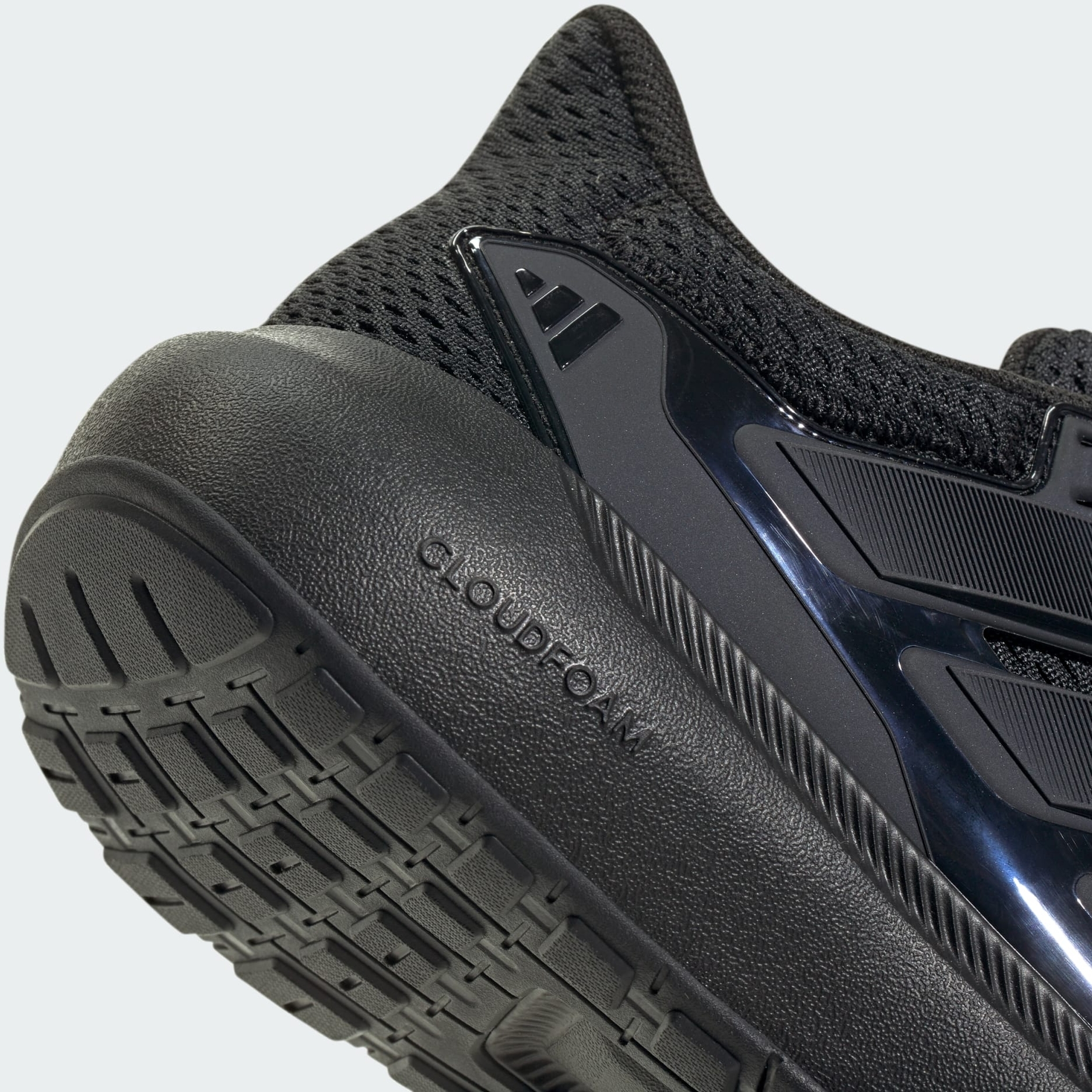 Кросівки жіночі Adidas Ultimashow 2.0 IE8902 37 1/3 (4.5 UK) чорніфото