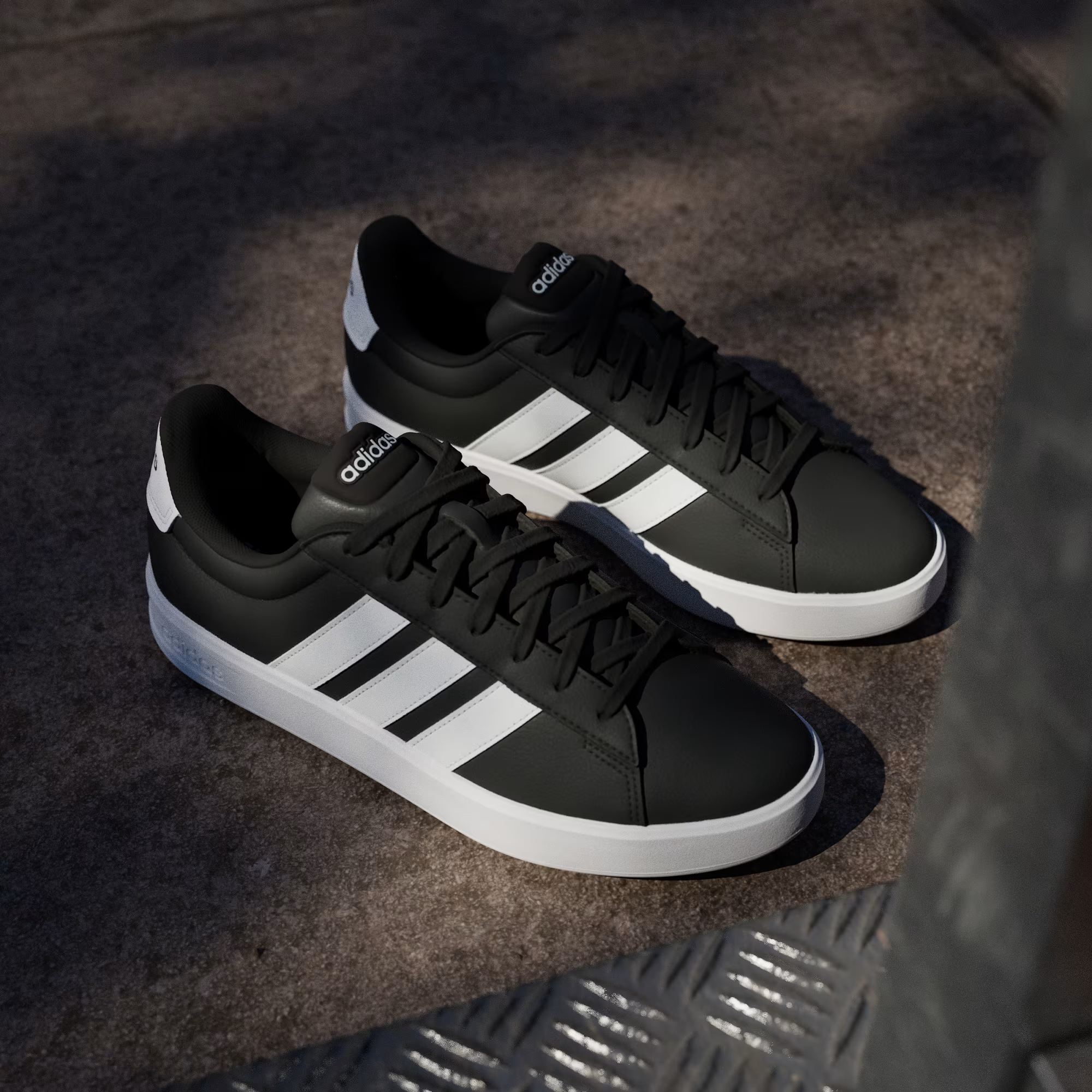 Кеды мужские Adidas Grand Court 3.0 IH1473 46 (11 UK) черные фото 14
