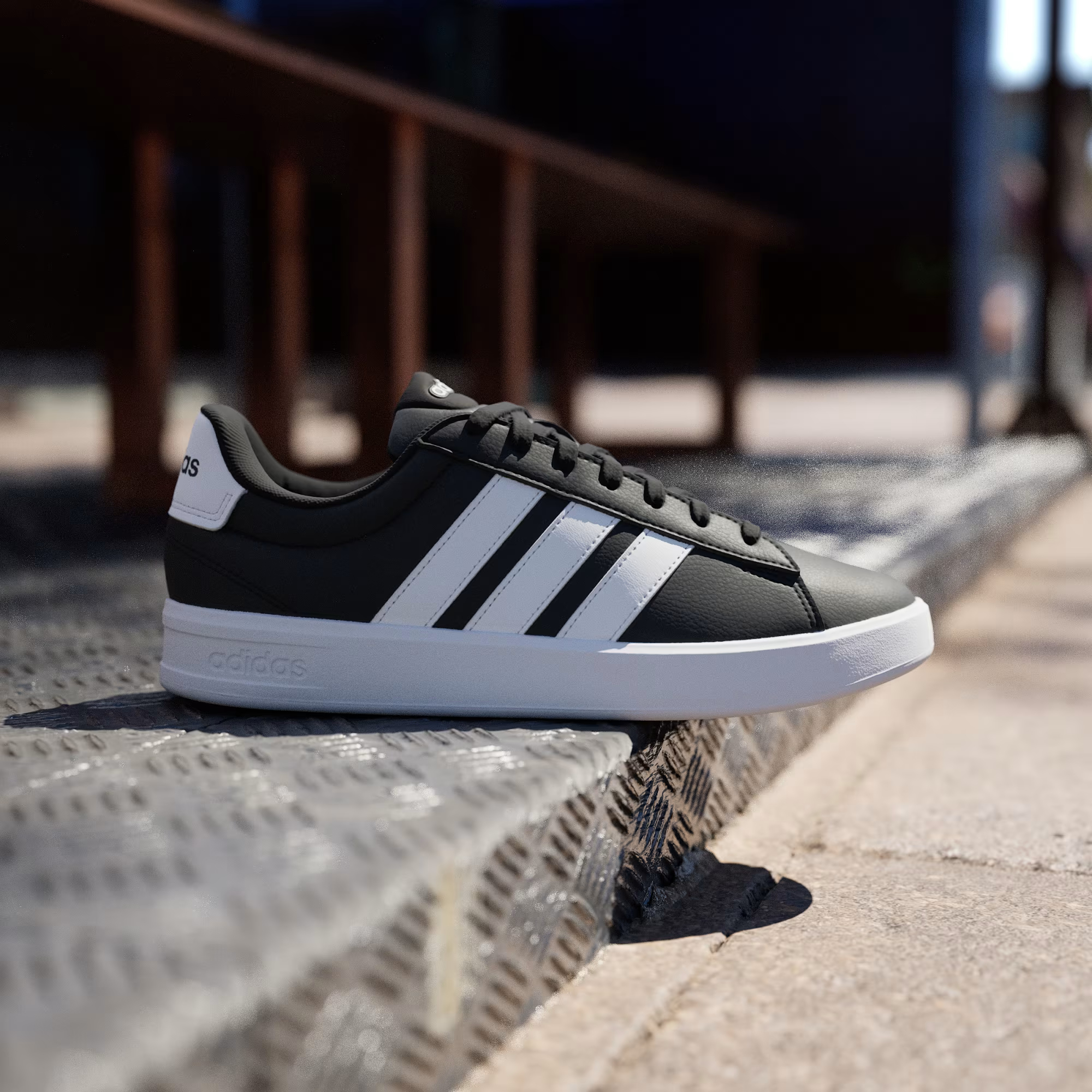 Кеды мужские Adidas Grand Court 3.0 IH1473 42 (8 UK) черные фото 10