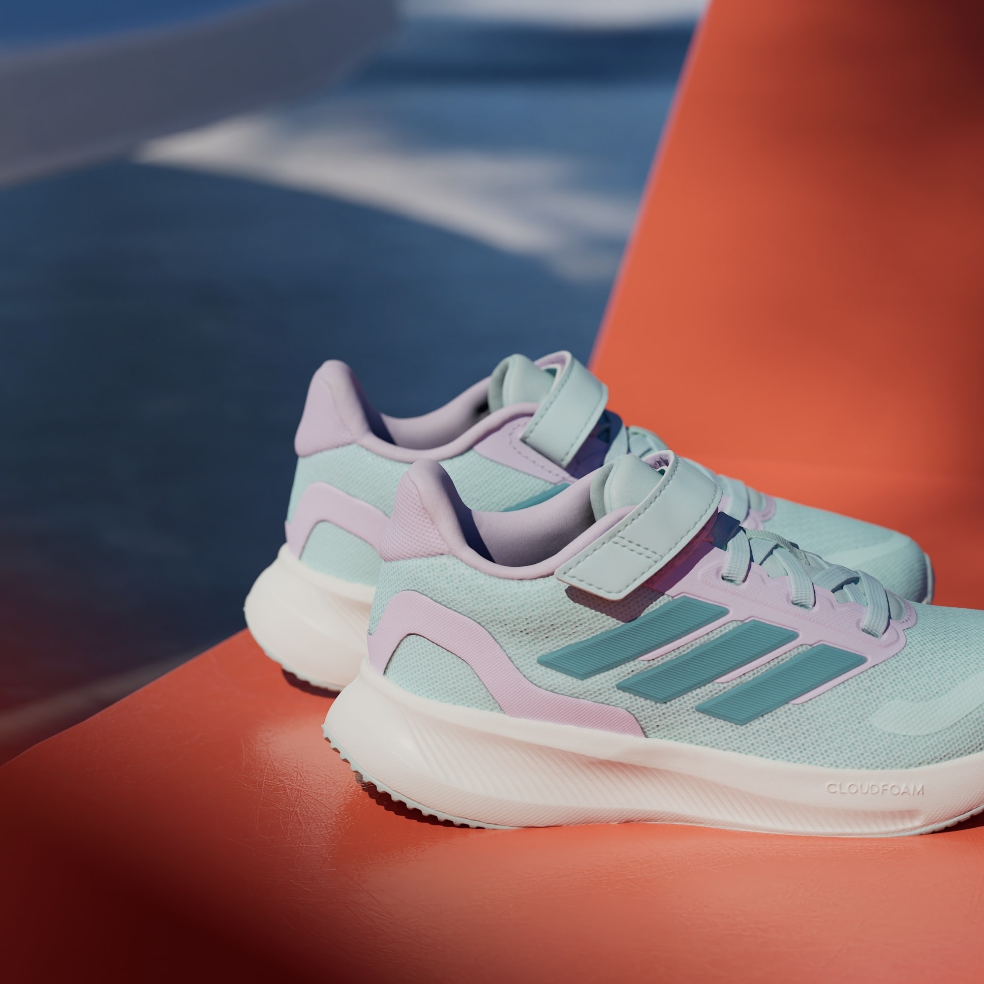 Кроссовки детские для девочек Adidas Runfalcon 5 El C JP9403 33 (1 UK) мятные фото 