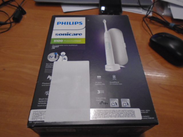 Электрическая зубная щетка Philips ProtectiveClean 5100 HX6857/28 фото 3