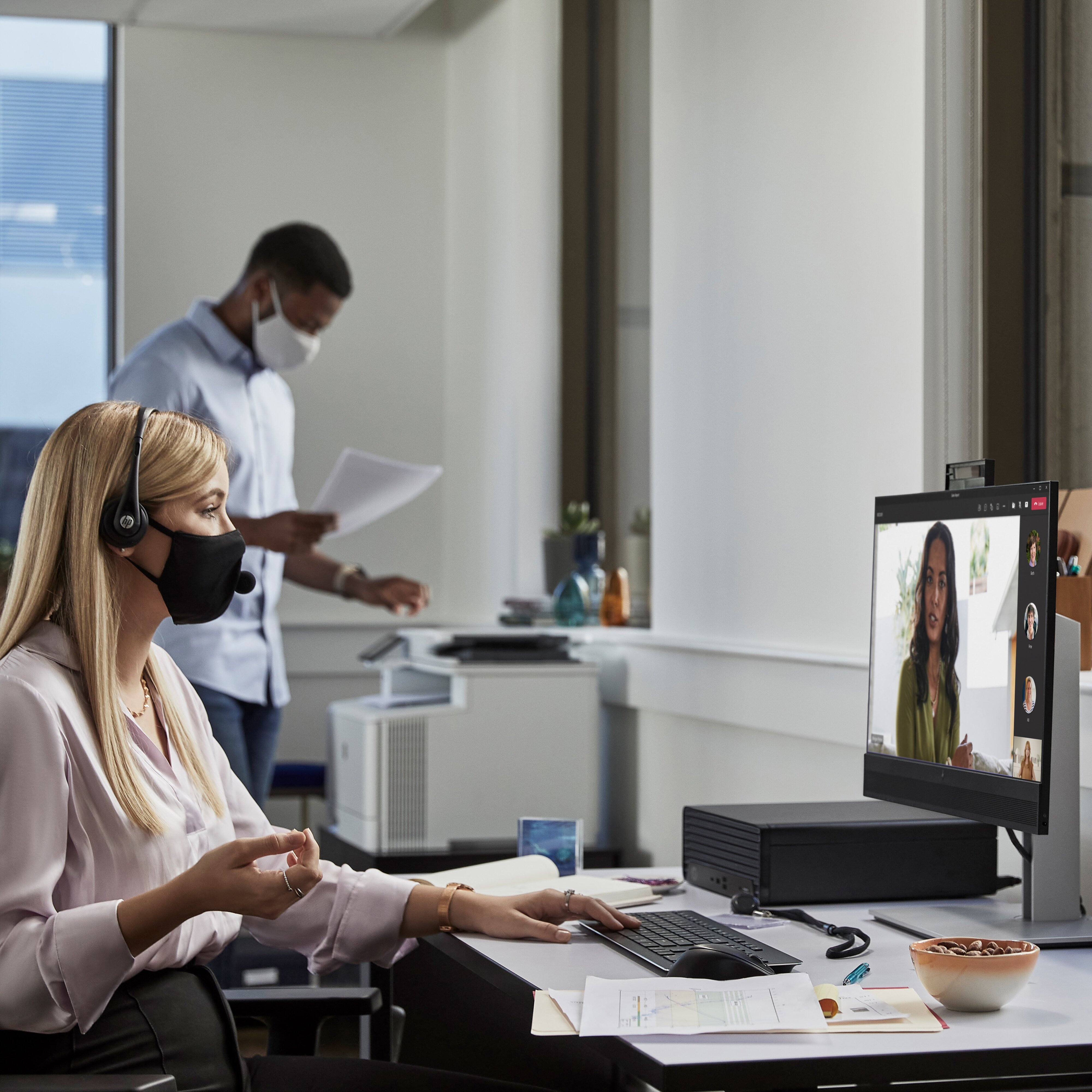 Неттоп HP Pro Small Form Factor 400 G9 Desktop PC (99Q56ET) фото 