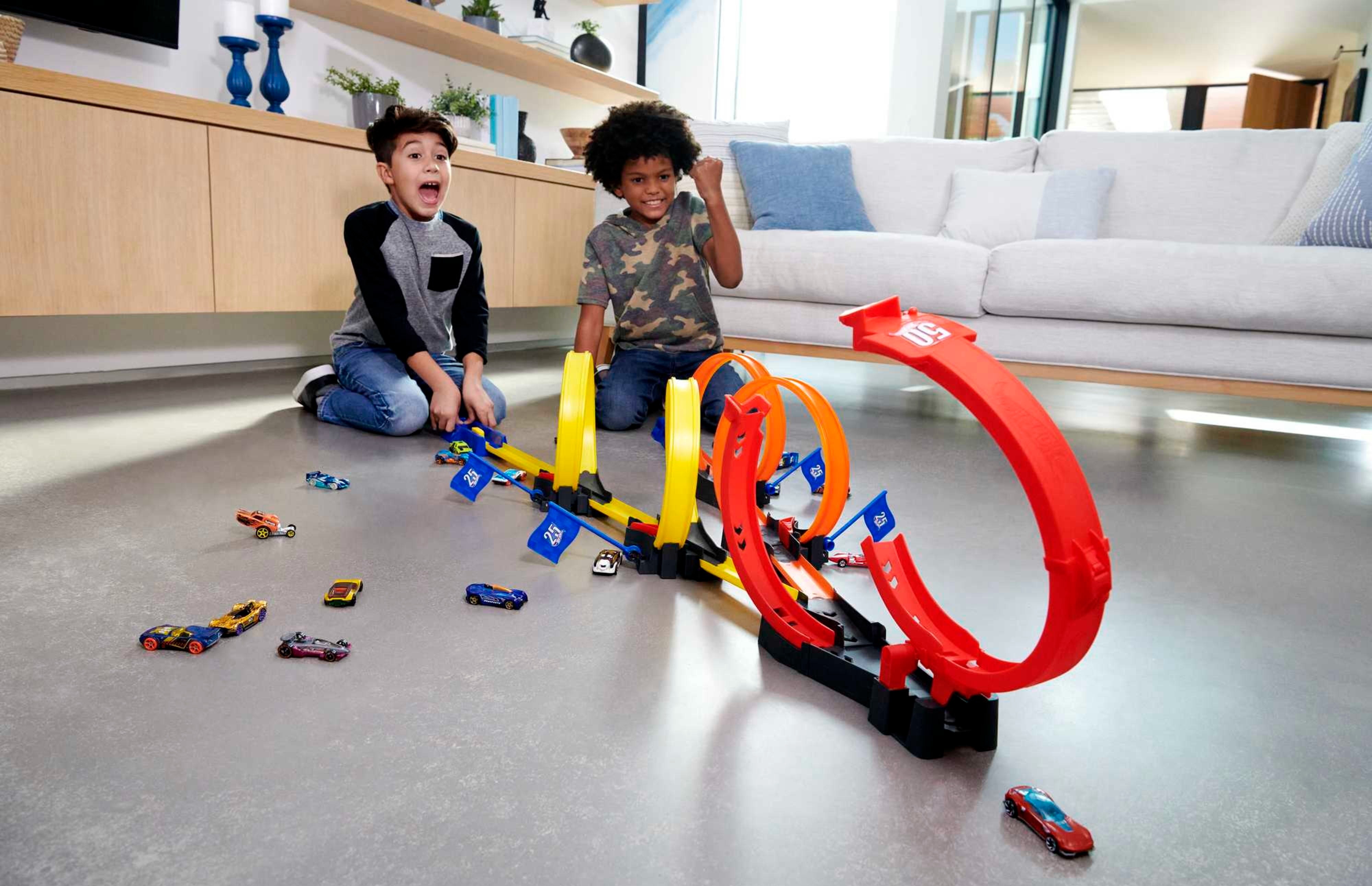 Трек Hot Wheels Карколомні трюки в петлях (HDR83)фото7