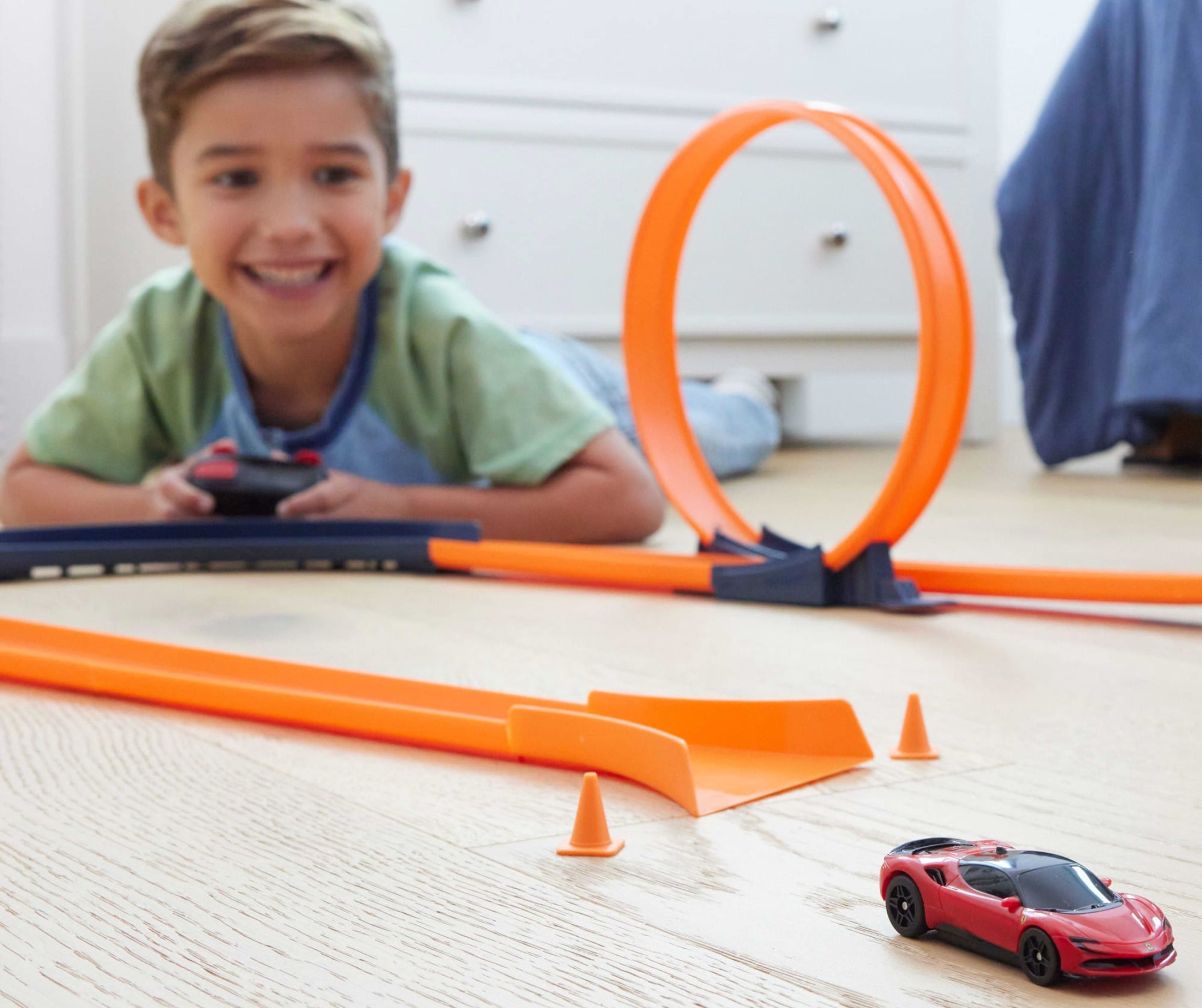 Машинка Hot Wheels на радіокеруванні Ferrari SF90 Stradale Assetto Fiorano 1:64 (JGD09)фото