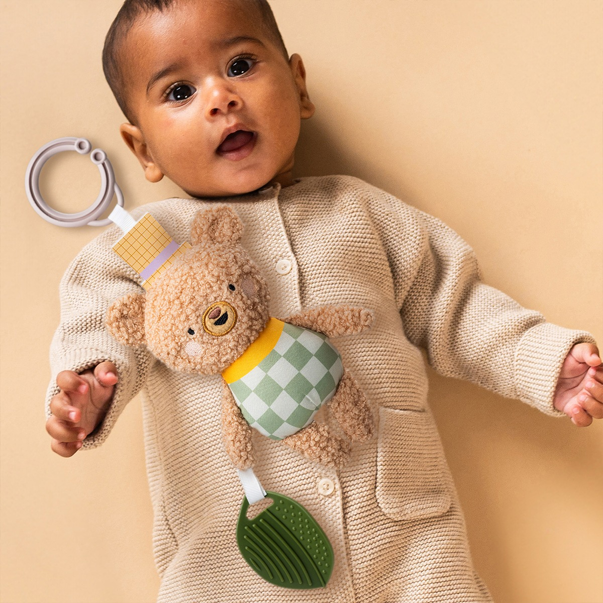 Развивающая игрушка-подвеска – Мишка Брэндон (13575) фото 