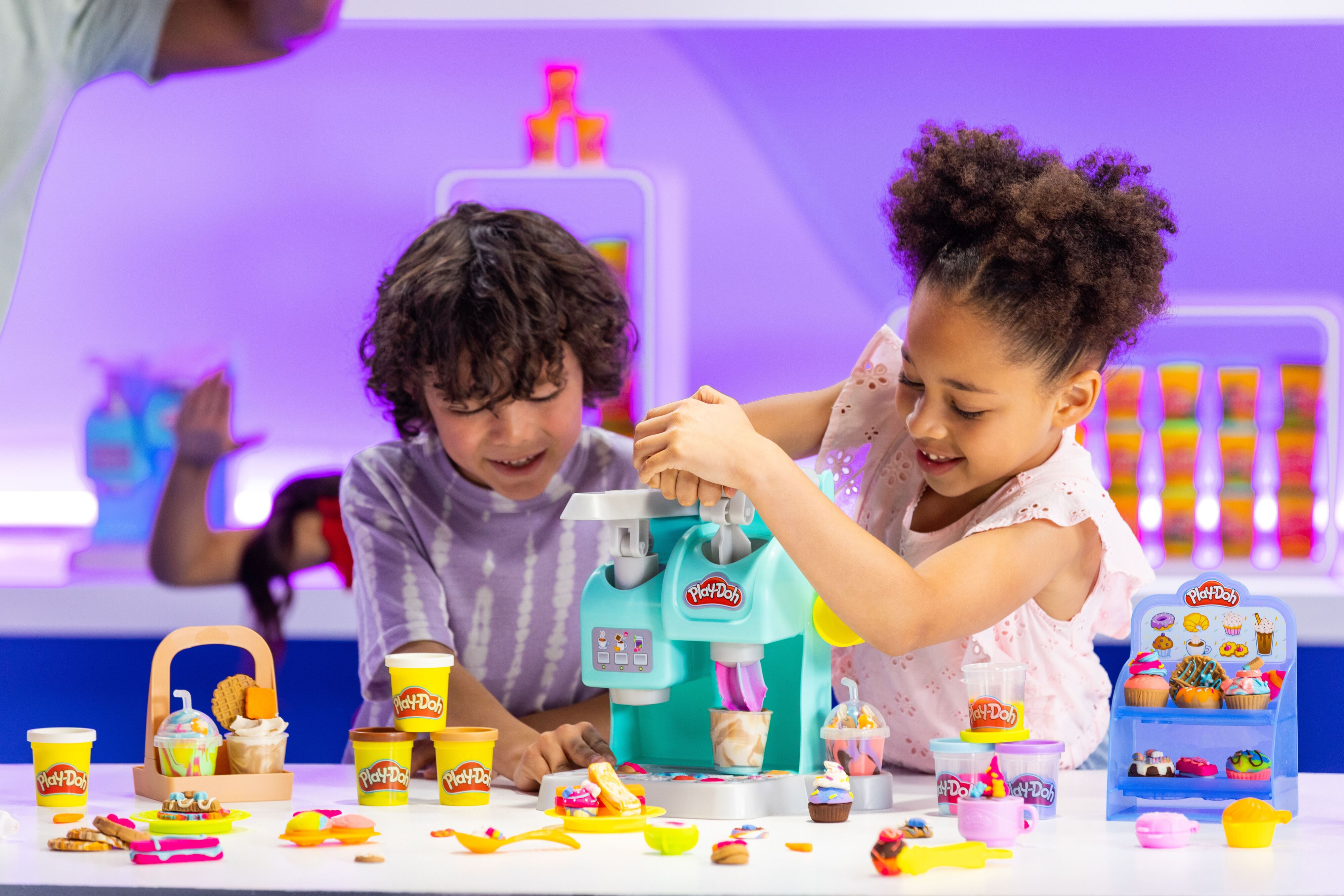 Набір для творчості Play-Doh з пластиліном Різнокольорове кафе (F5836)фото