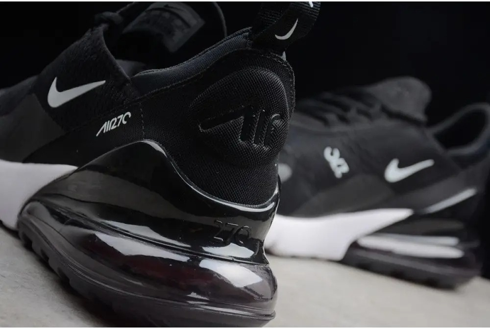Кроссовки мужские Nike Air Max 270 AH8050-002 40 (7 US) черные фото 8