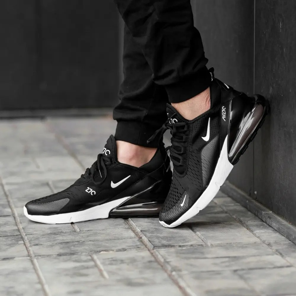 Кроссовки мужские Nike Air Max 270 AH8050-002 45 (11 US) черные фото 
