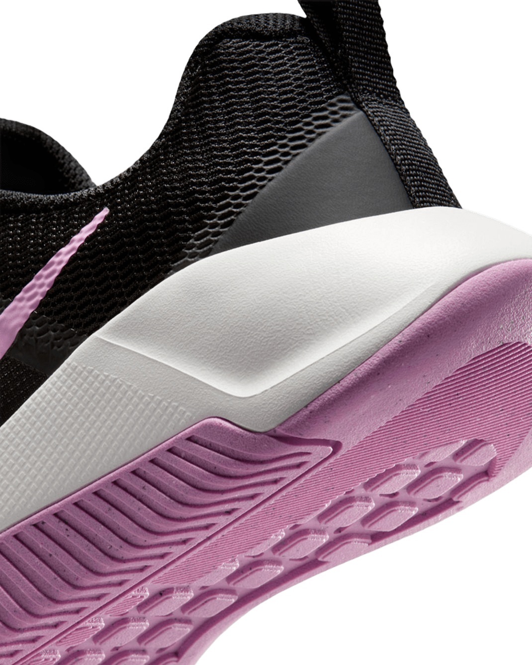 Кроссовки женские Nike W Mc Trainer 3 FQ1830-007 39 (8 US) черные фото 8