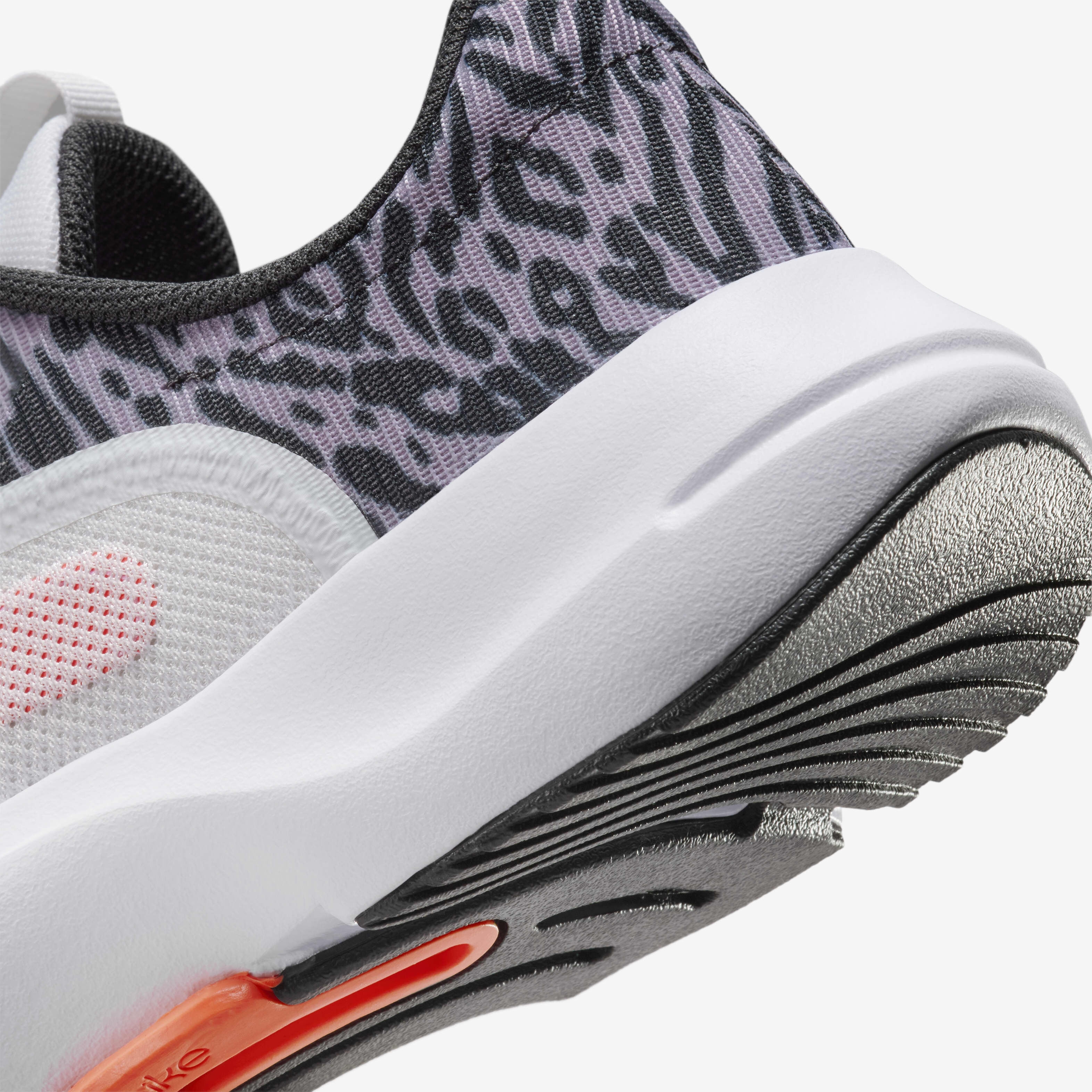 Кроссовки женские Nike W In-Season Tr 13 Prm FQ7205-100 38 (7 US) белые фото 
