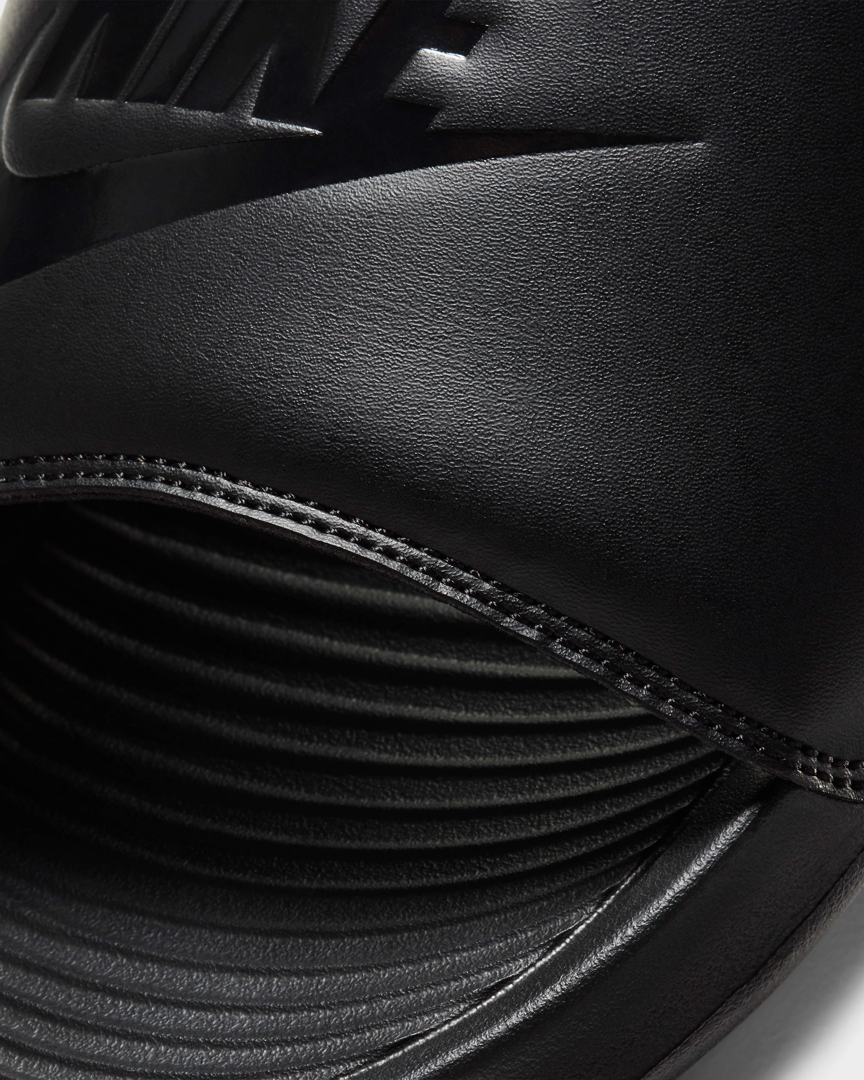 Шлепанцы мужские Nike Victori One Slide CN9675-003 41 (8 US) черные фото 6