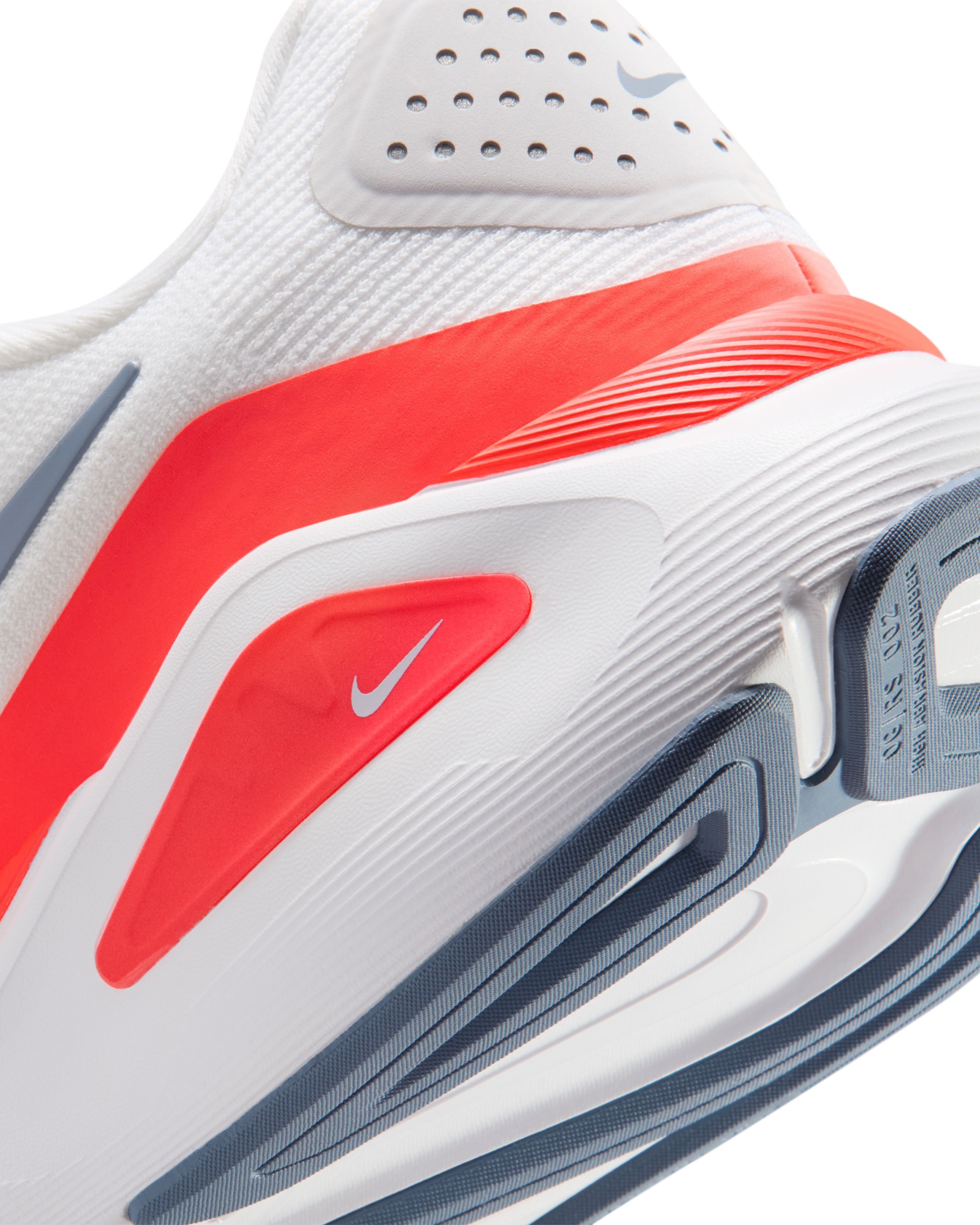 Кроссовки женские Nike W Structure 26 HJ1101-105 37,5 (6,5 US) белые фото 