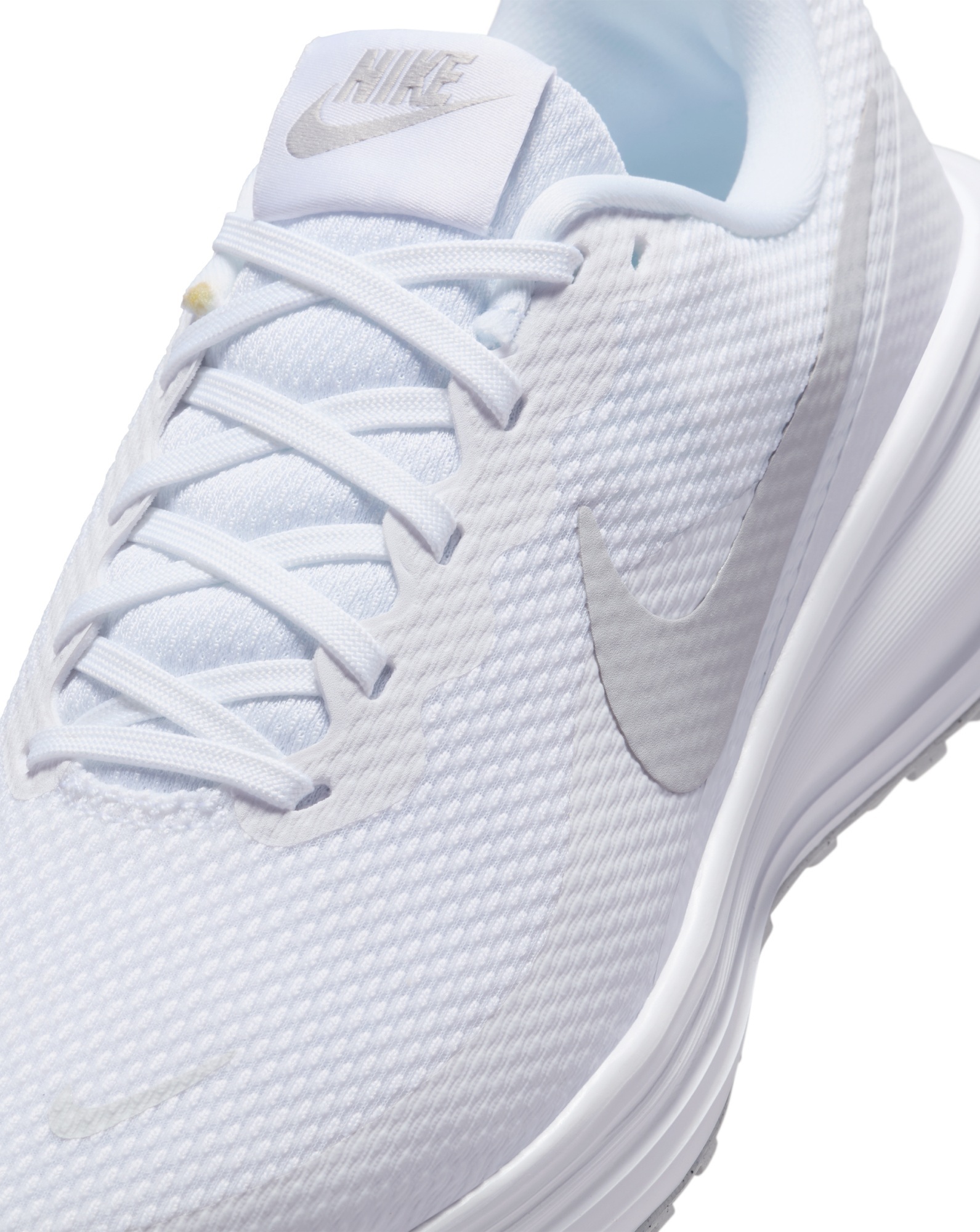 Кроссовки женские Nike W Revolution 8 HJ8485-101 38 (7 US) белые фото8