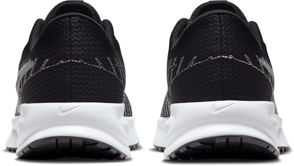 Кроссовки женские Nike W Run Defy HM9593-002 39 (8 US) черные фото 4