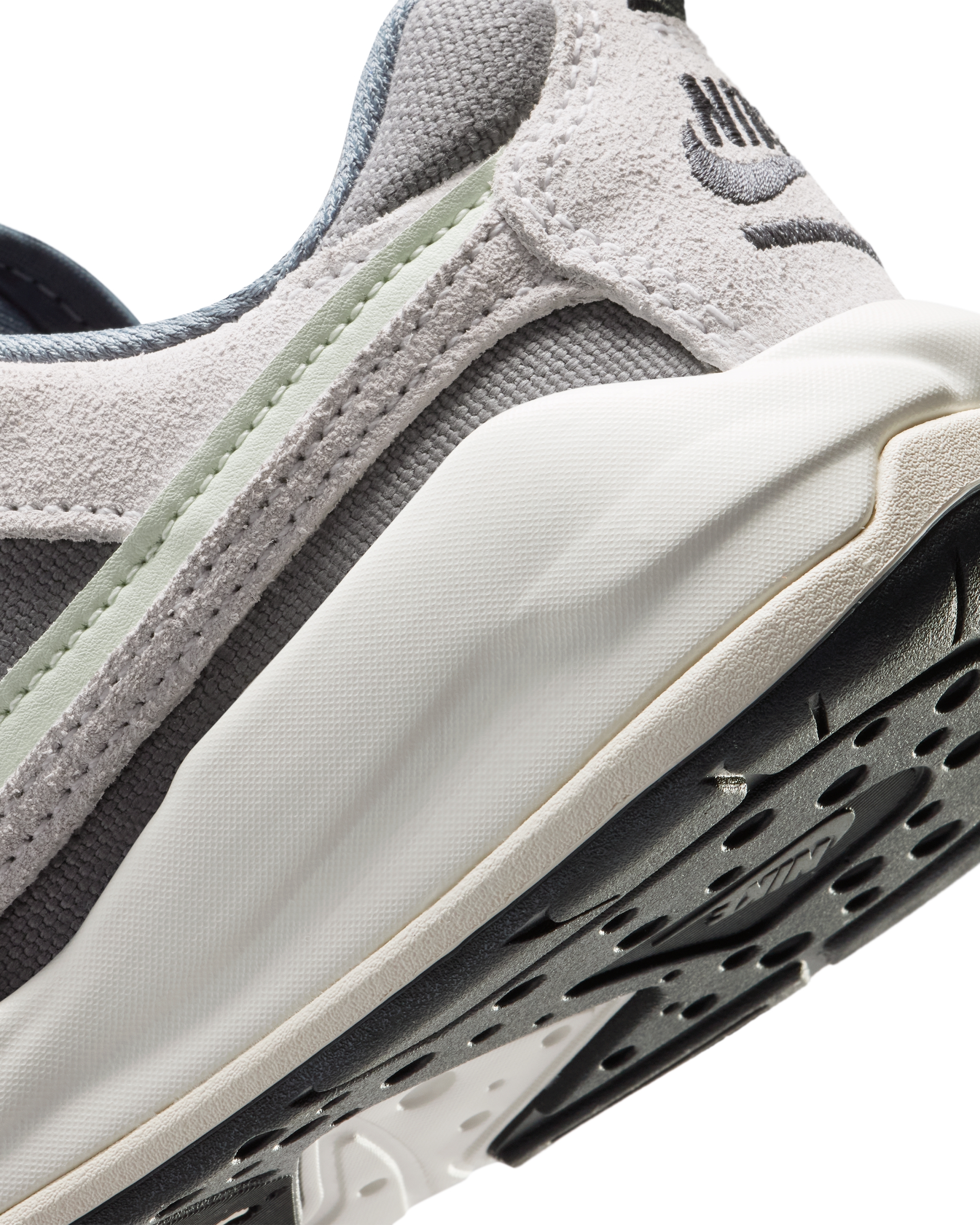 Кроссовки подростковые Nike Jordan Cmft Era (Gs) HQ0506-003 36 (4Y US) серые фото 8