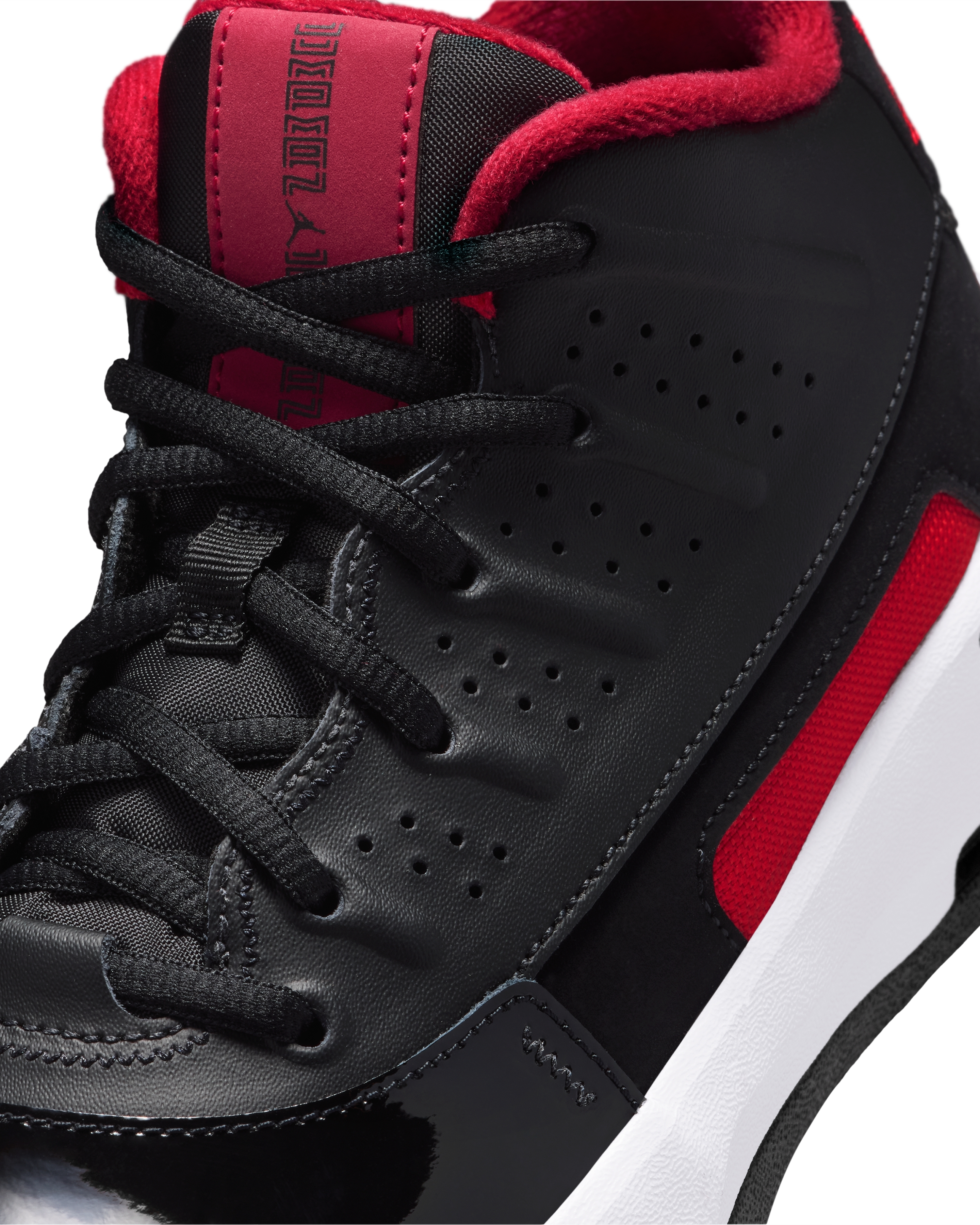 Кроссовки подростковые Nike Jordan Max Aura 7 (Gs) HQ2089-003 40 (7Y US) черные/красные фото 