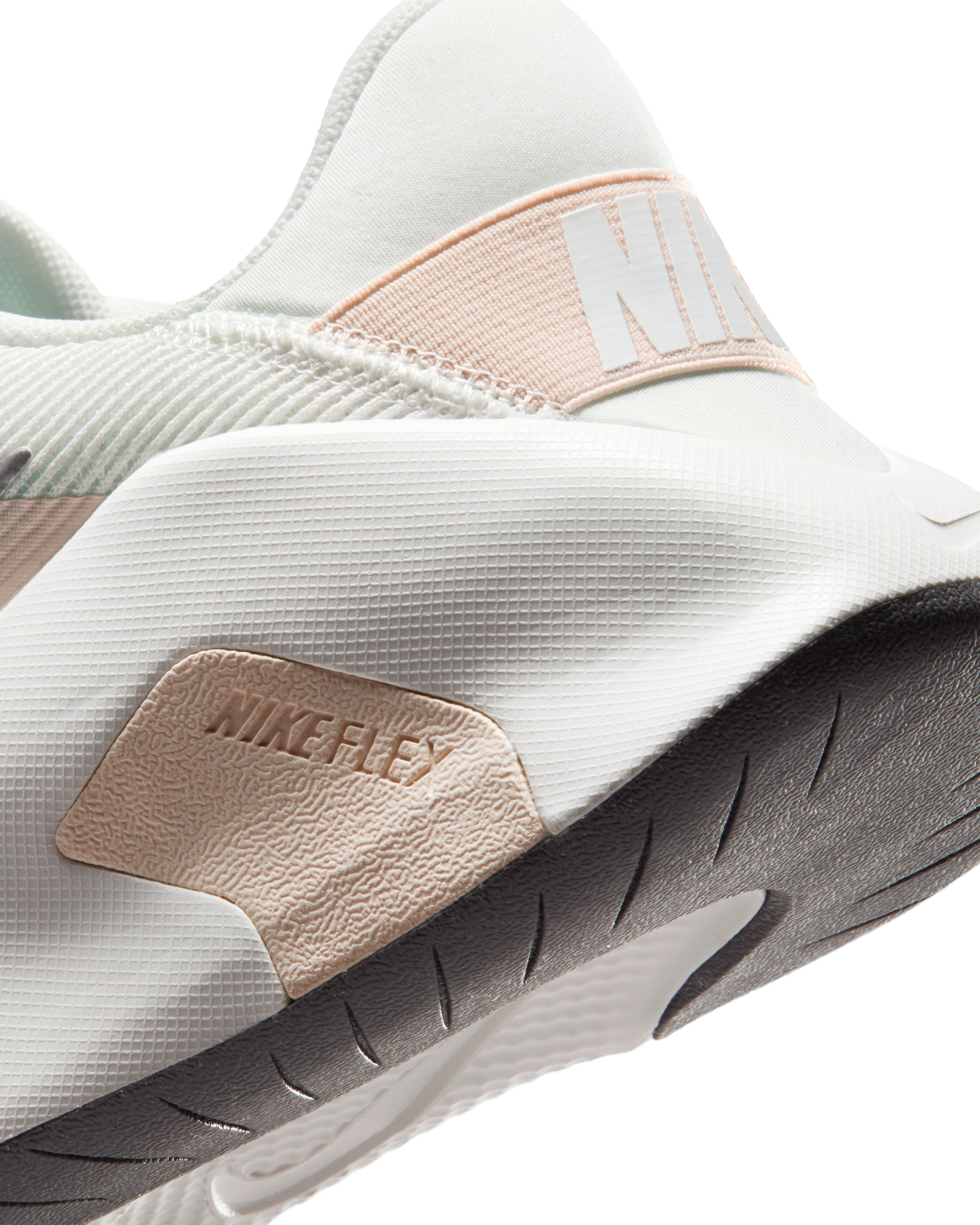 Кроссовки женские Nike W Flex Train HV9981-120 40 (8,5 US) молочные фото 8