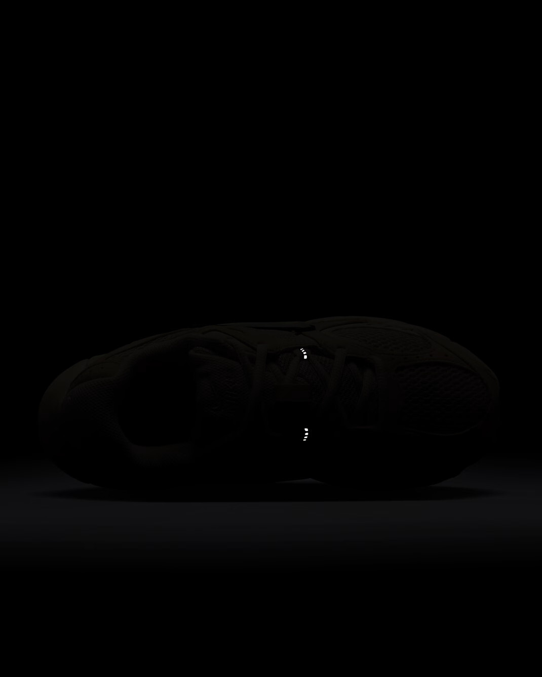 Кросівки жіночі Nike W V5 Rnr II6294-201 38 (7 US) бежевіфото