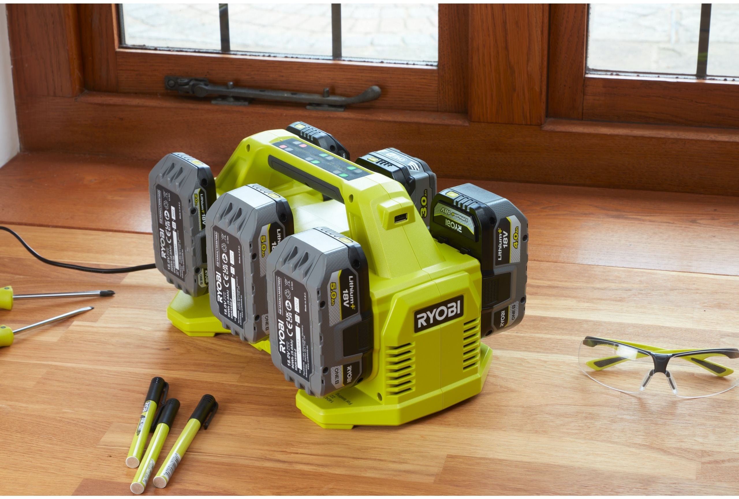 Зарядное устройство Ryobi ONE+ RC18640 18В (5133005805) фото 