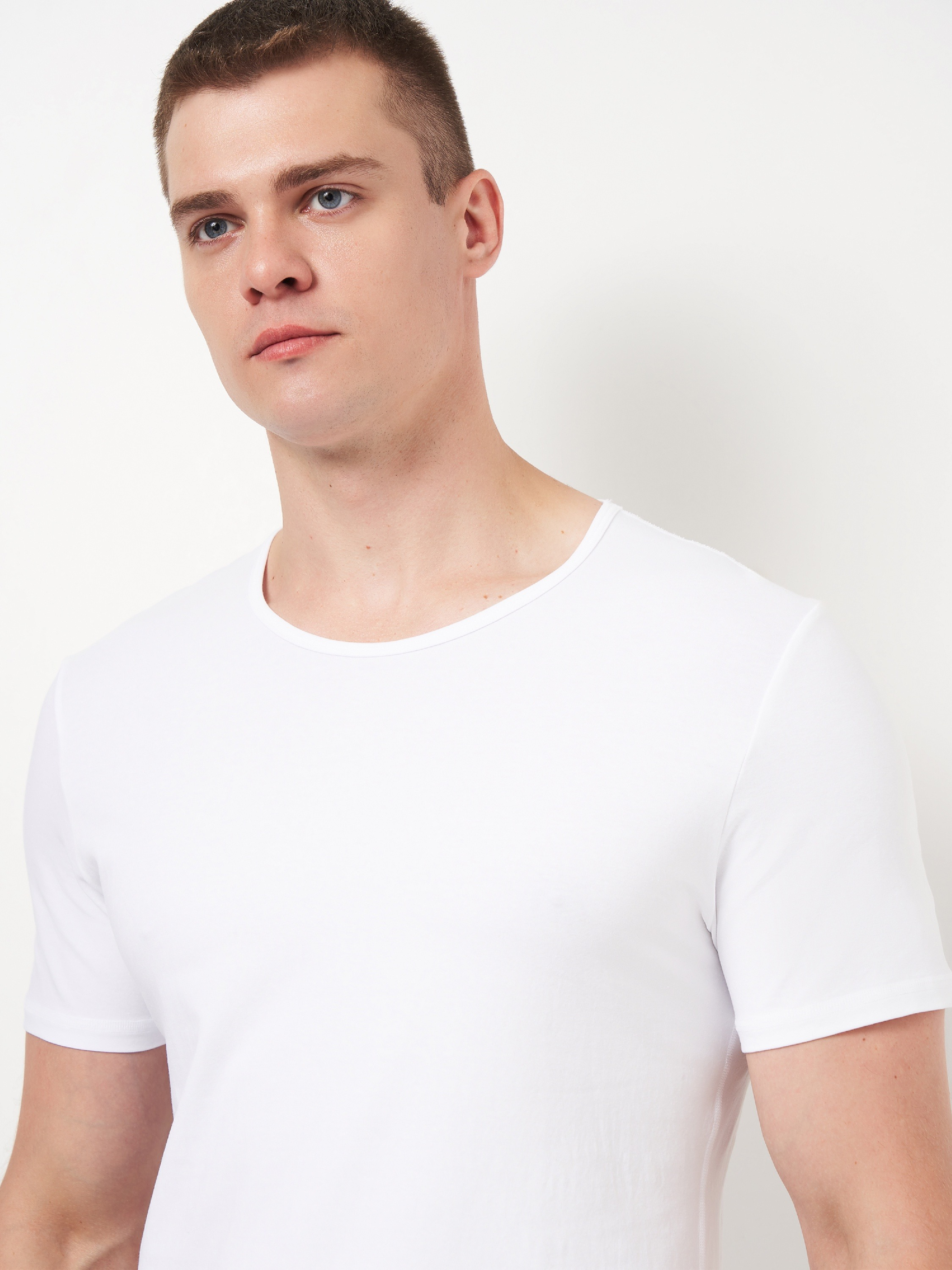 Футболка бавовняна чоловіча Roza 250326 M білафото3