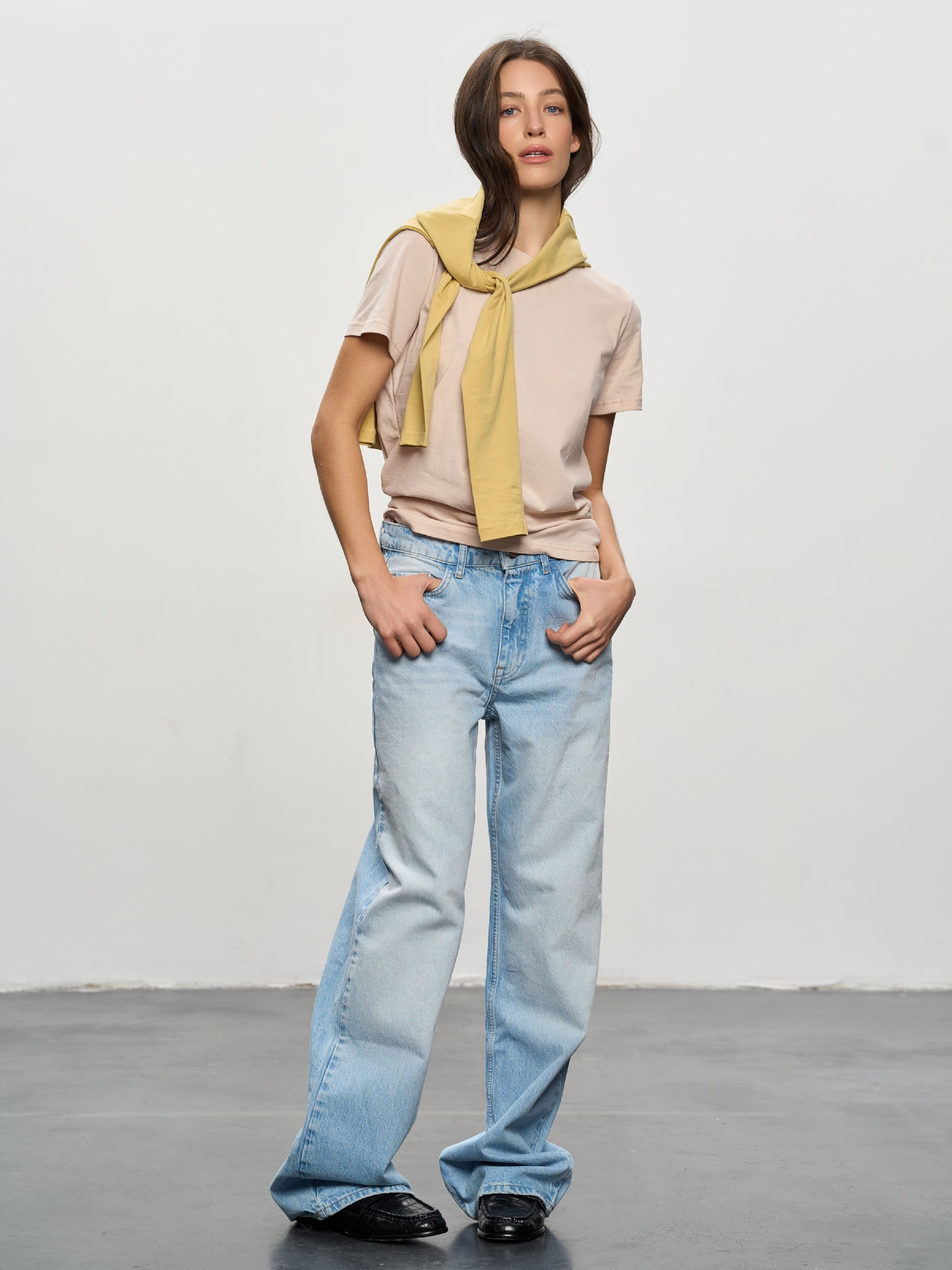 Футболка хлопковая женская Roza 231107 M пепельно-телесная фото 4