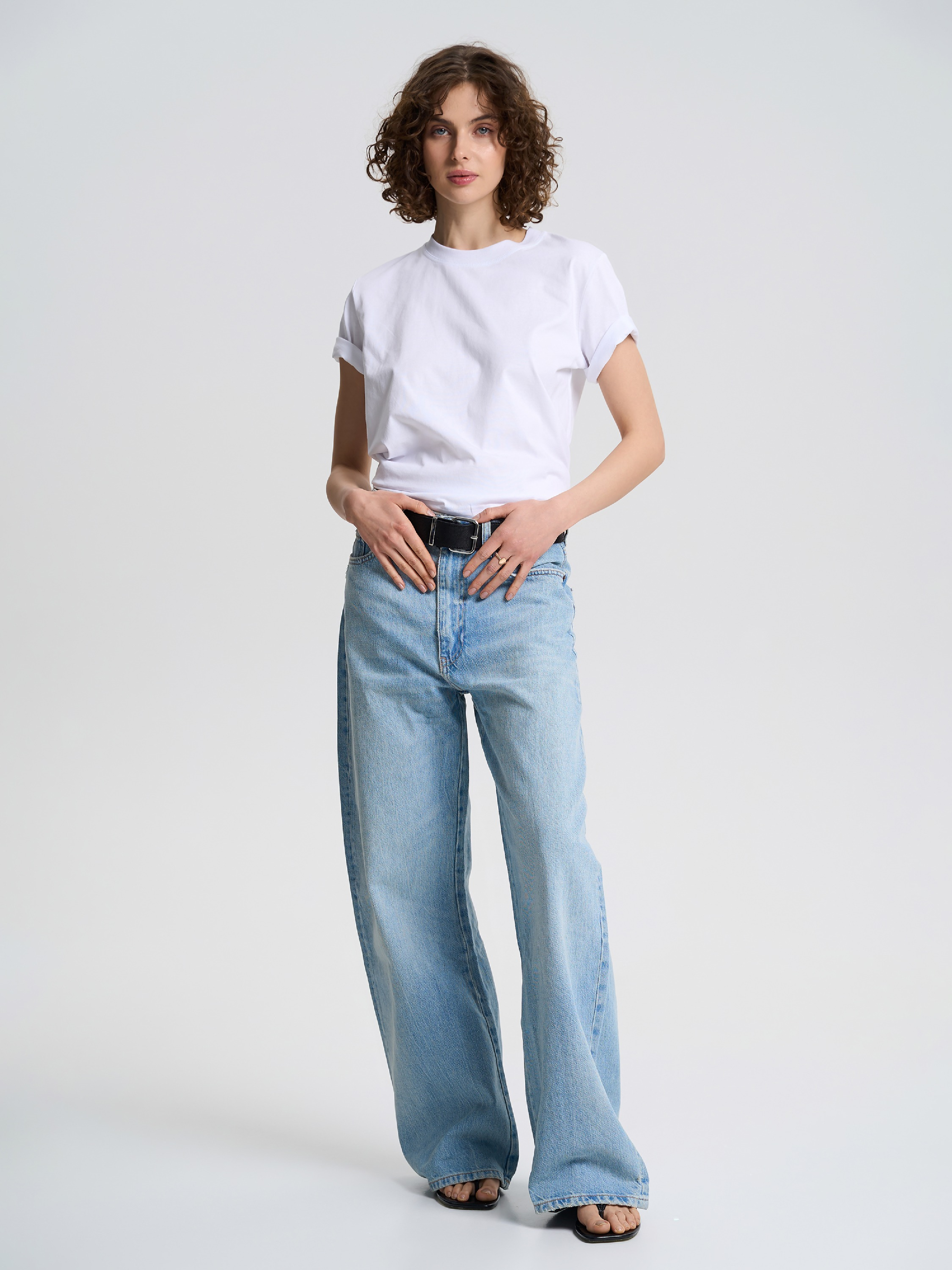 Футболка хлопковая женская Roza 231104 L белая фото 3