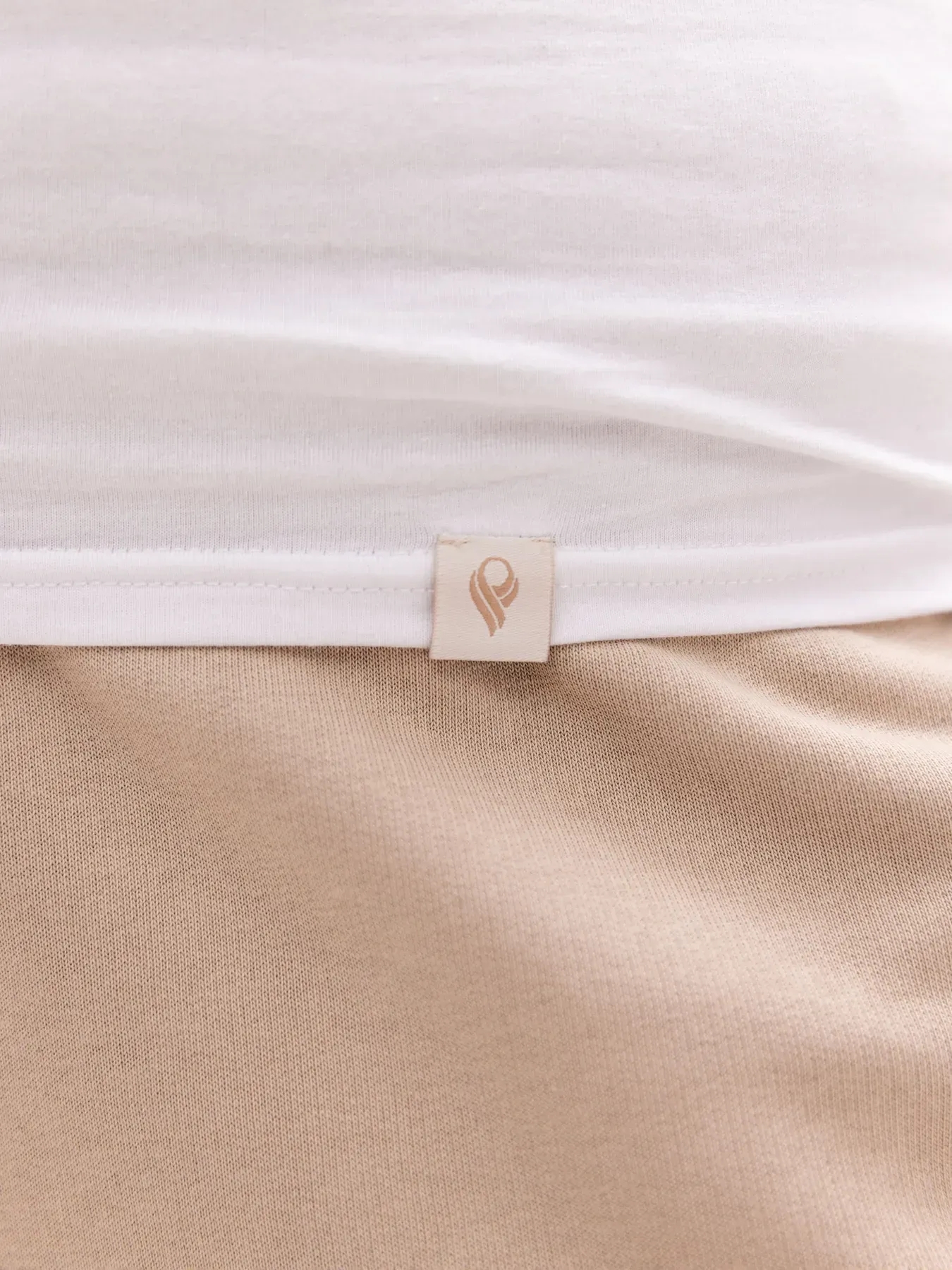 Лонгслив з вирізом для пальця жіночий Roza 231023 M білийфото