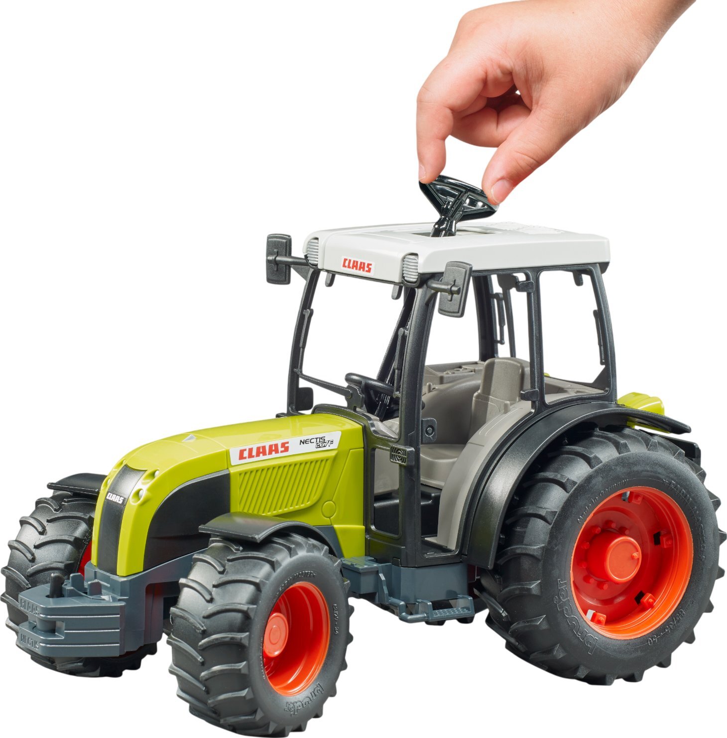 Трактор Bruder Claas Nectis 267F (2110) фото