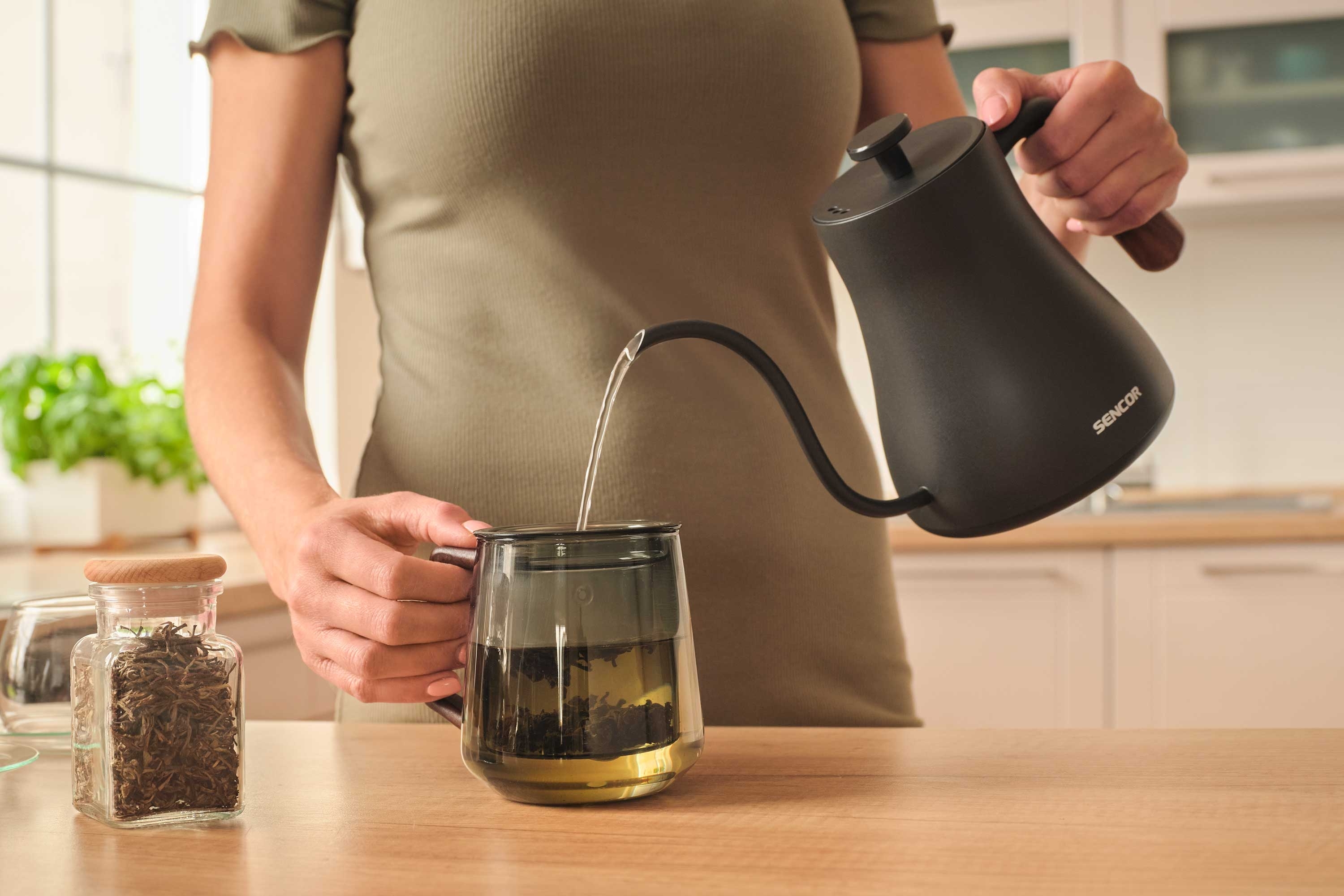 Електрочайник Sencor SWK2828BKфото